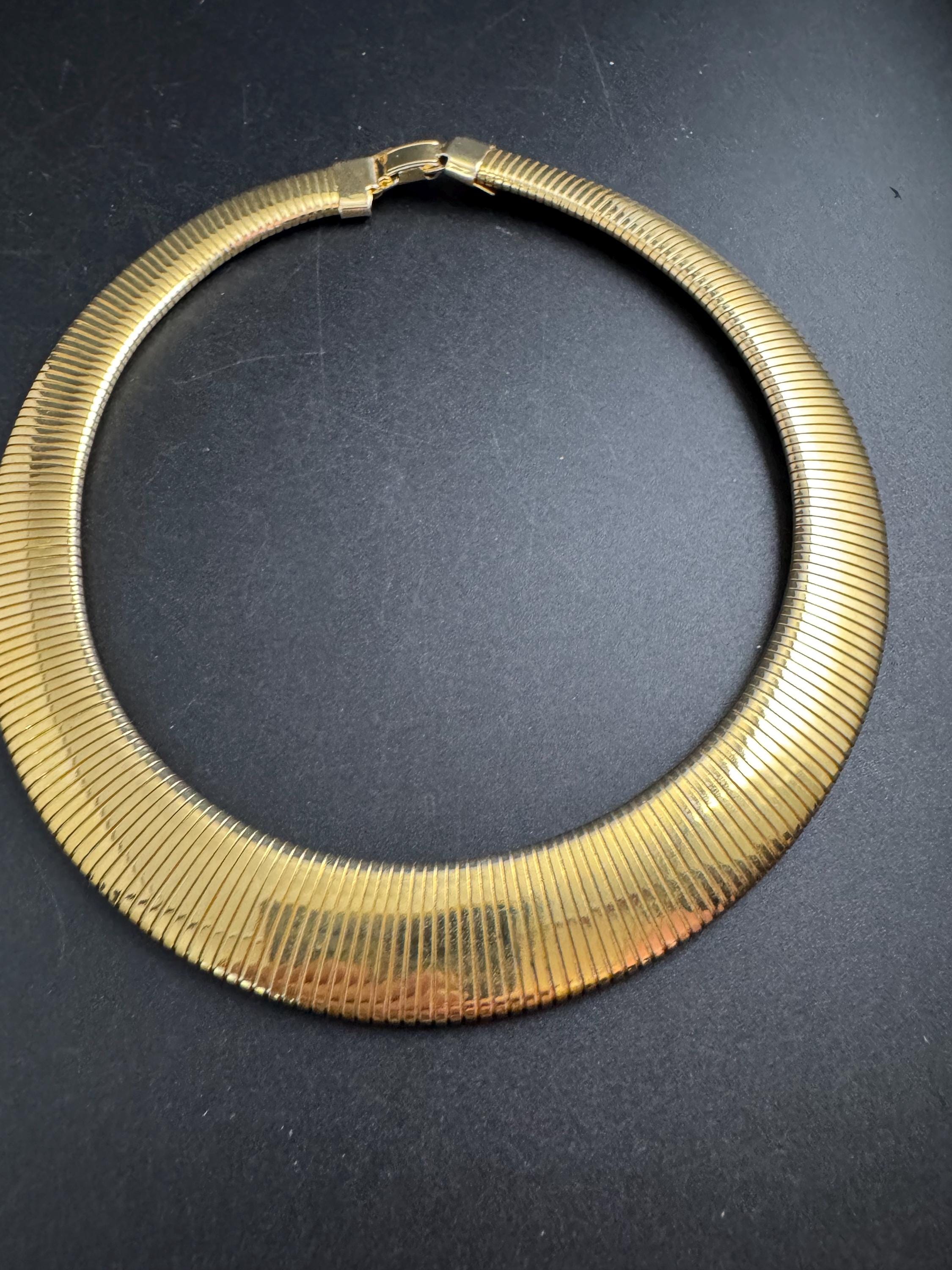 Wide gold omega choker necklace, statement piece 80s vintage