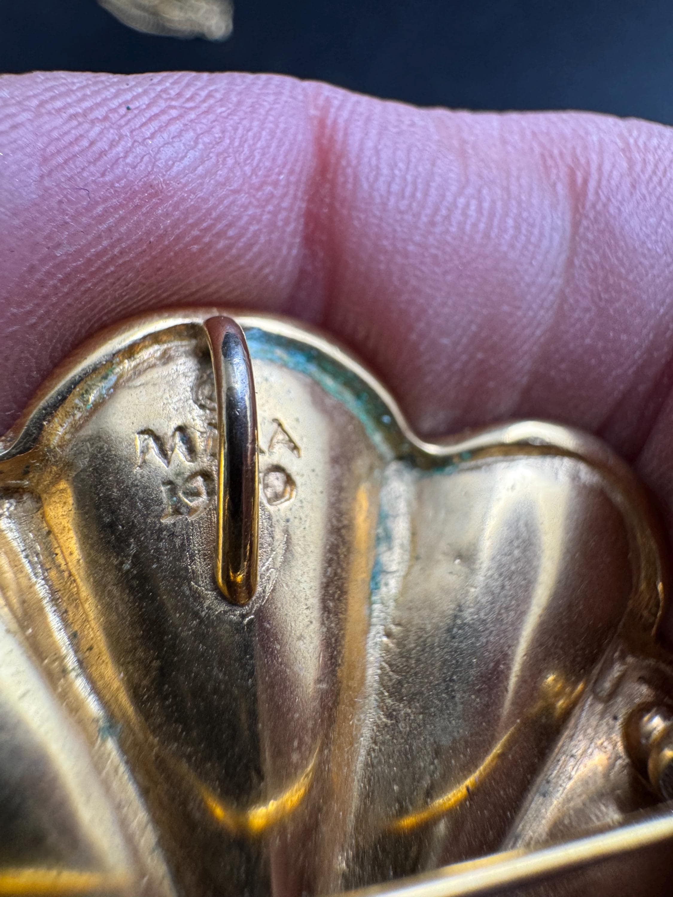 MMA gold seashell brooch pendant , metropolitan museum of art signed and vintage pin