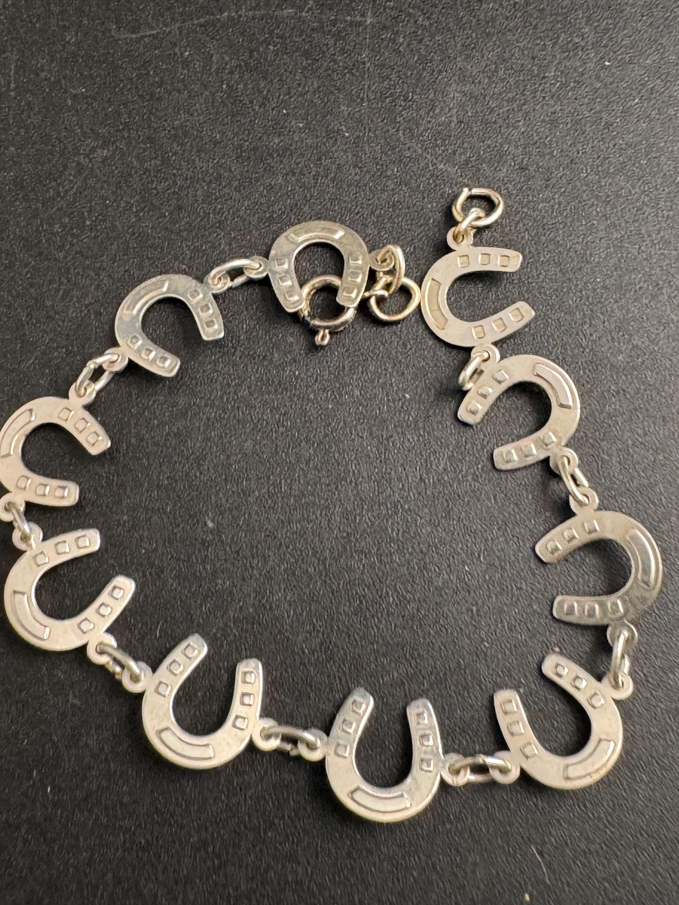 925 Horseshoe Bracelet -  Vintage Sterling Silver dainty piece