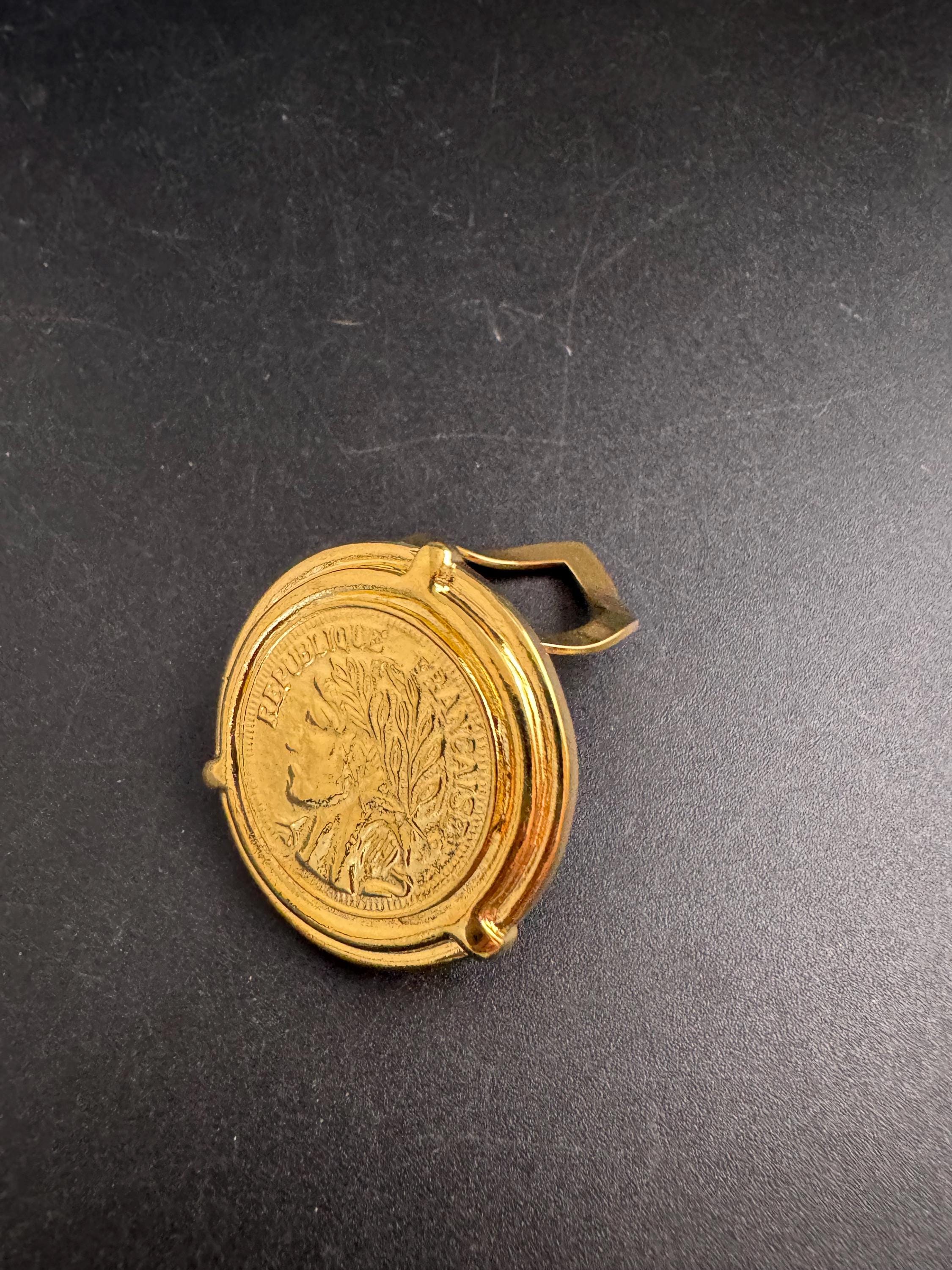 Gold coin Scarf Clip ring , vintage gold French old shop stock