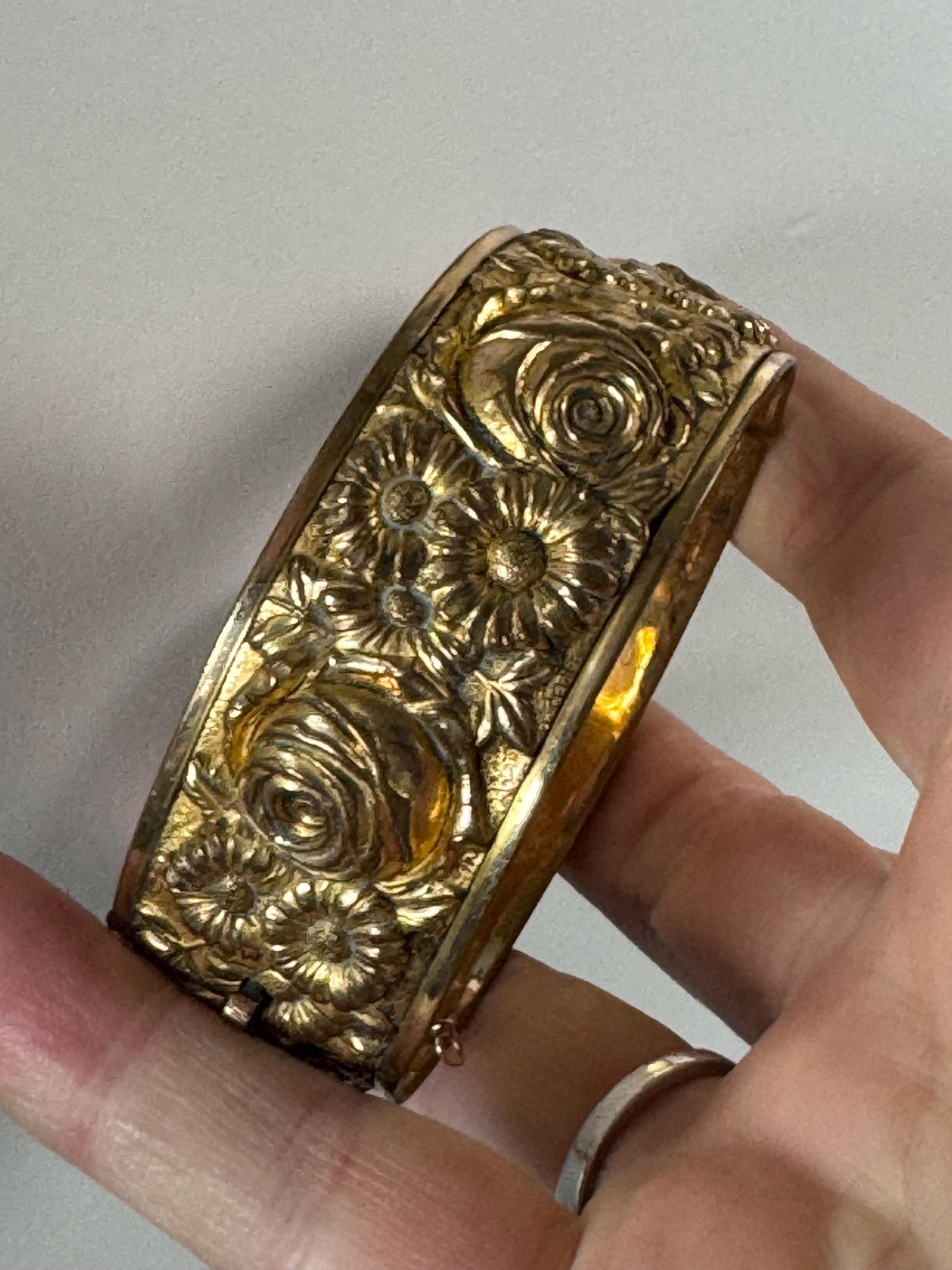 Victorian repousse work bangle :  wide brass floral