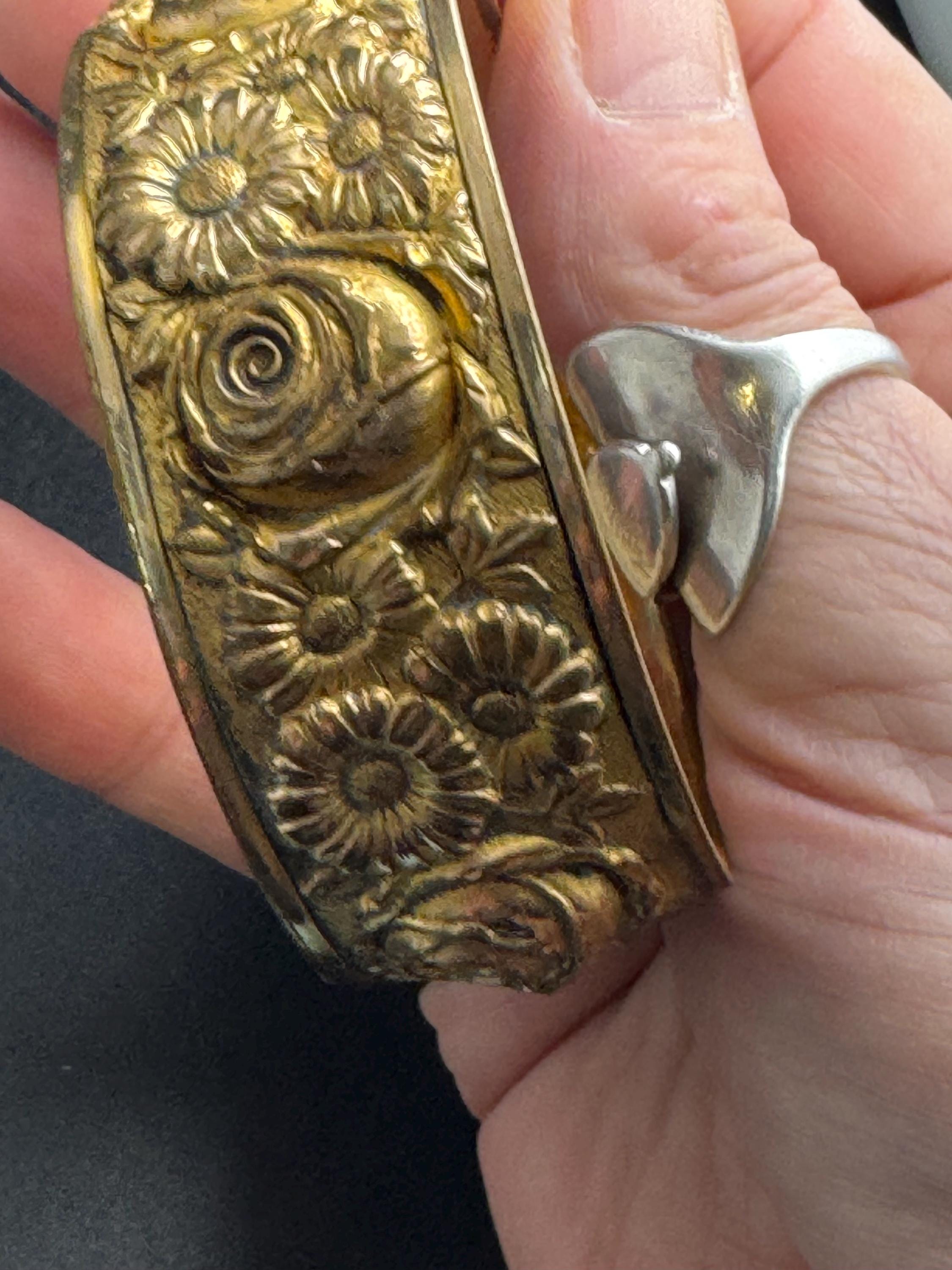 Victorian repousse work bangle :  wide brass floral
