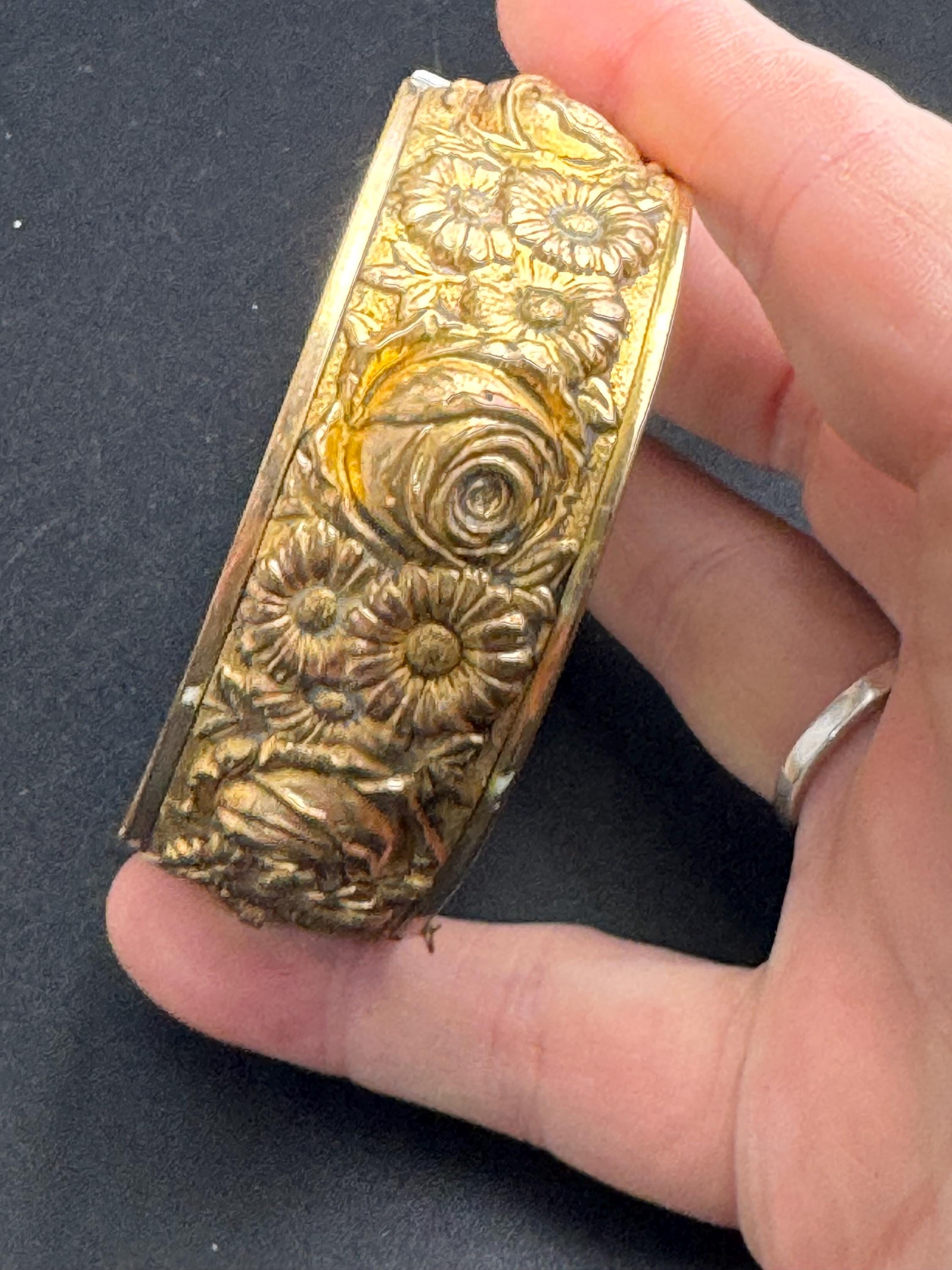 Victorian repousse work bangle :  wide brass floral