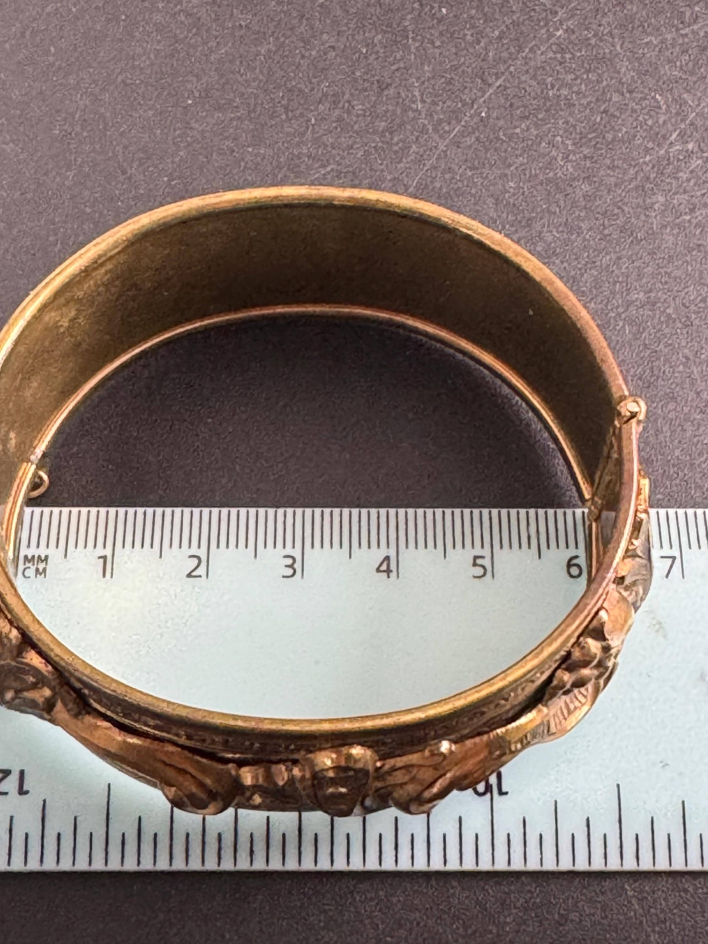 Victorian repousse work bangle :  wide brass floral