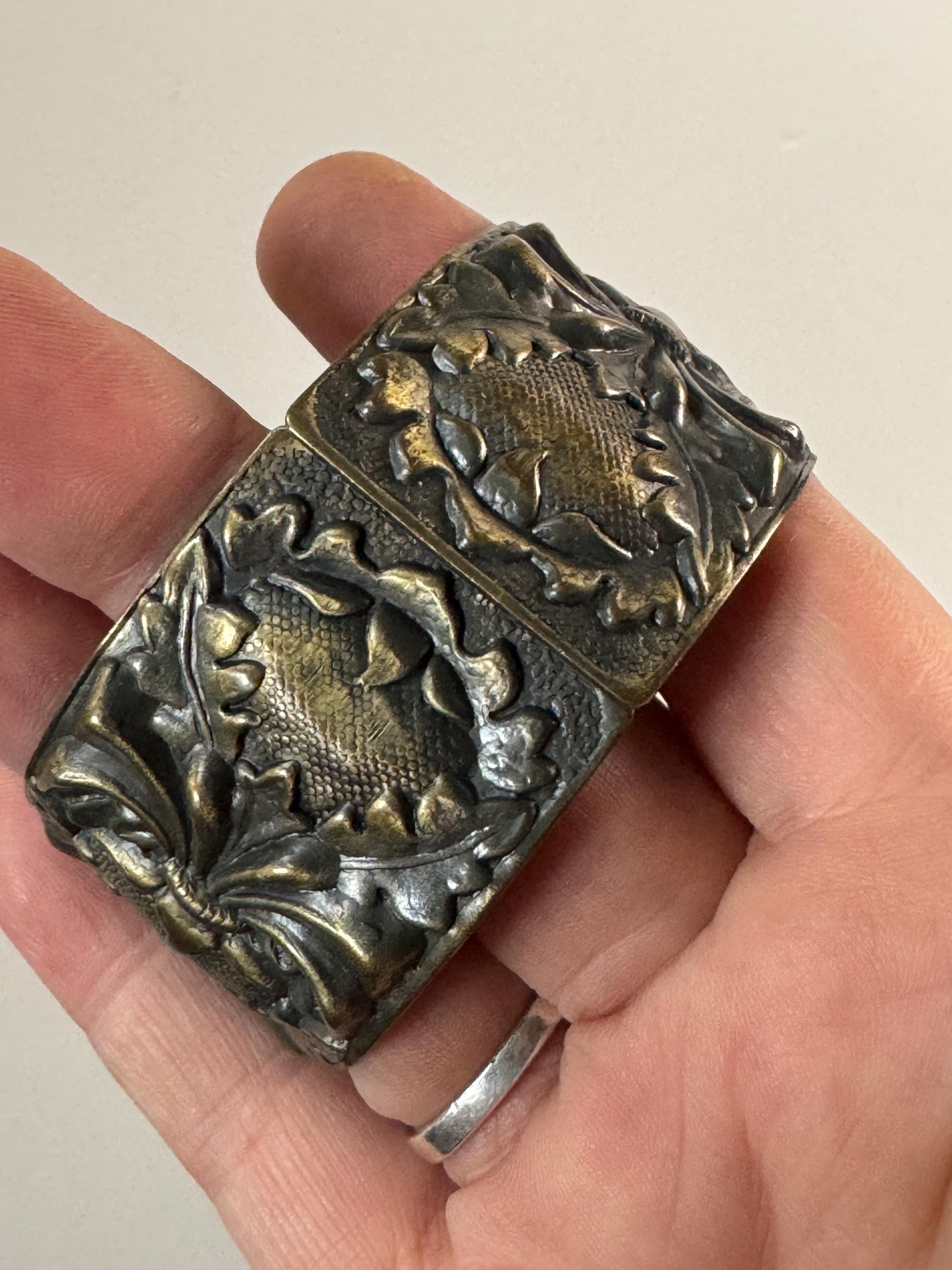 Vintage repousse work sunflower clamper bangle :  darkened bronze tone