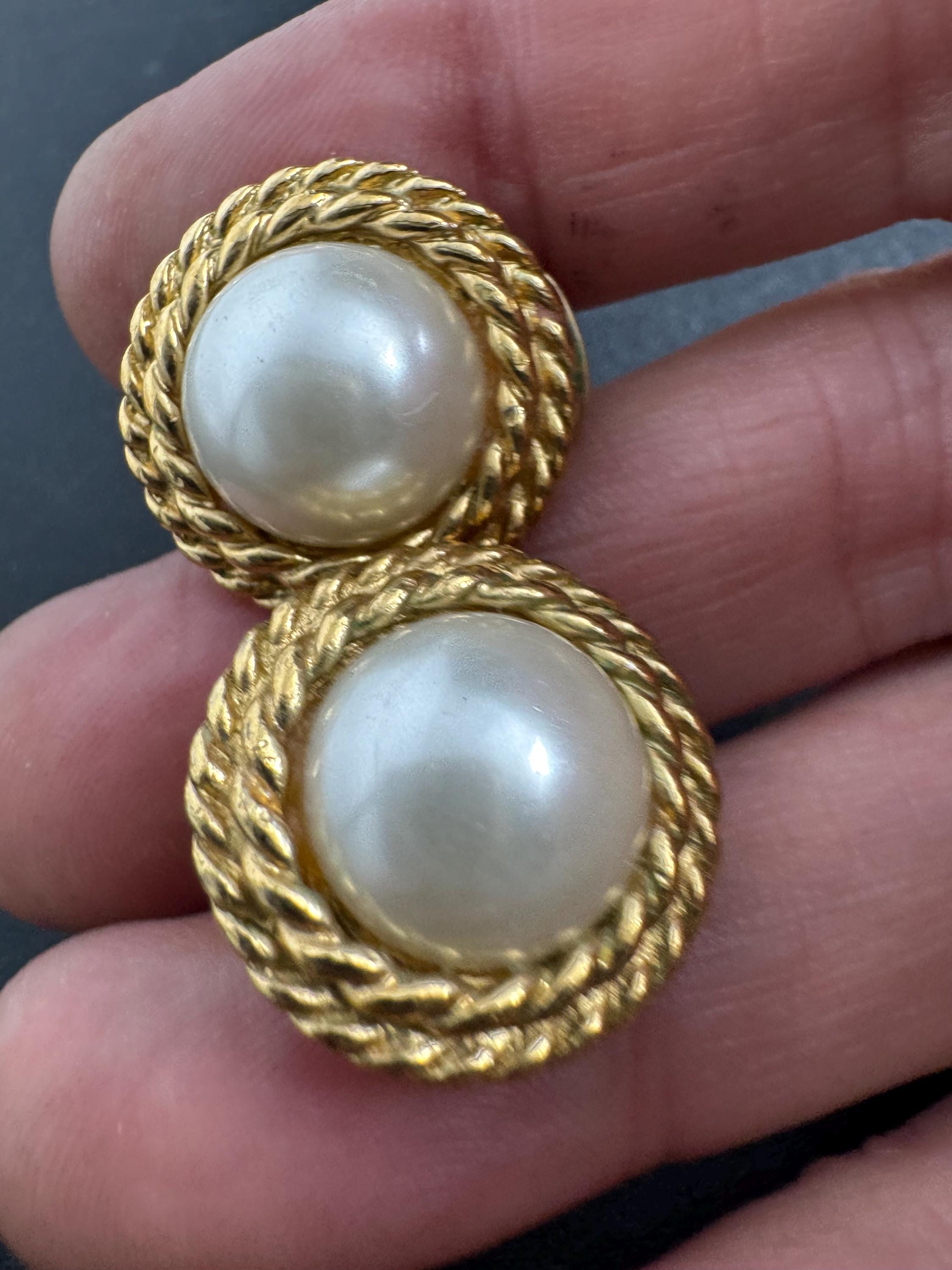 pearl clip on earrings, rope twist edge gold tone domed  , vintage retro