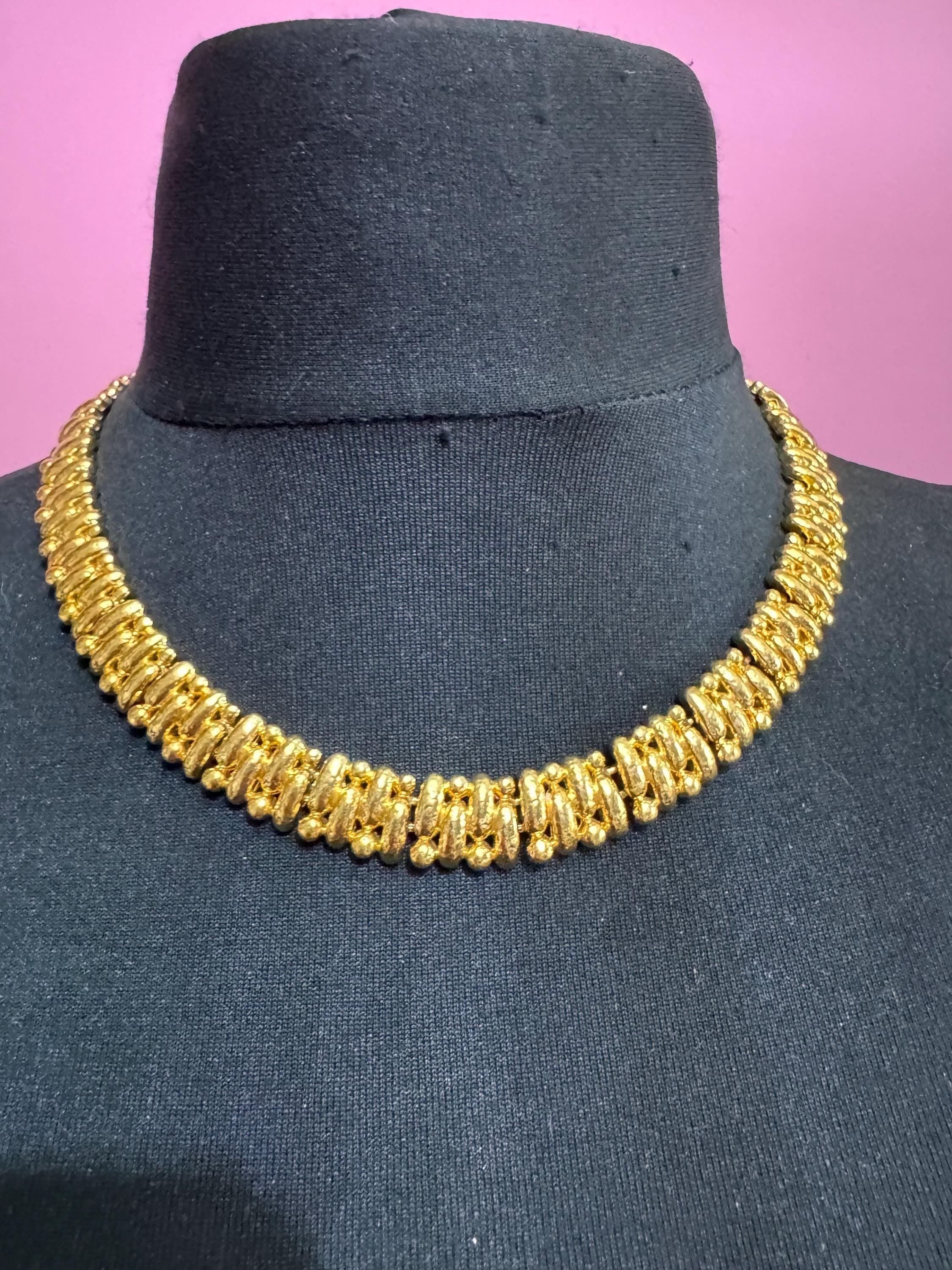 TRIFARI gold choker necklace, vintage signed 80s gold plated jewellery 45cm