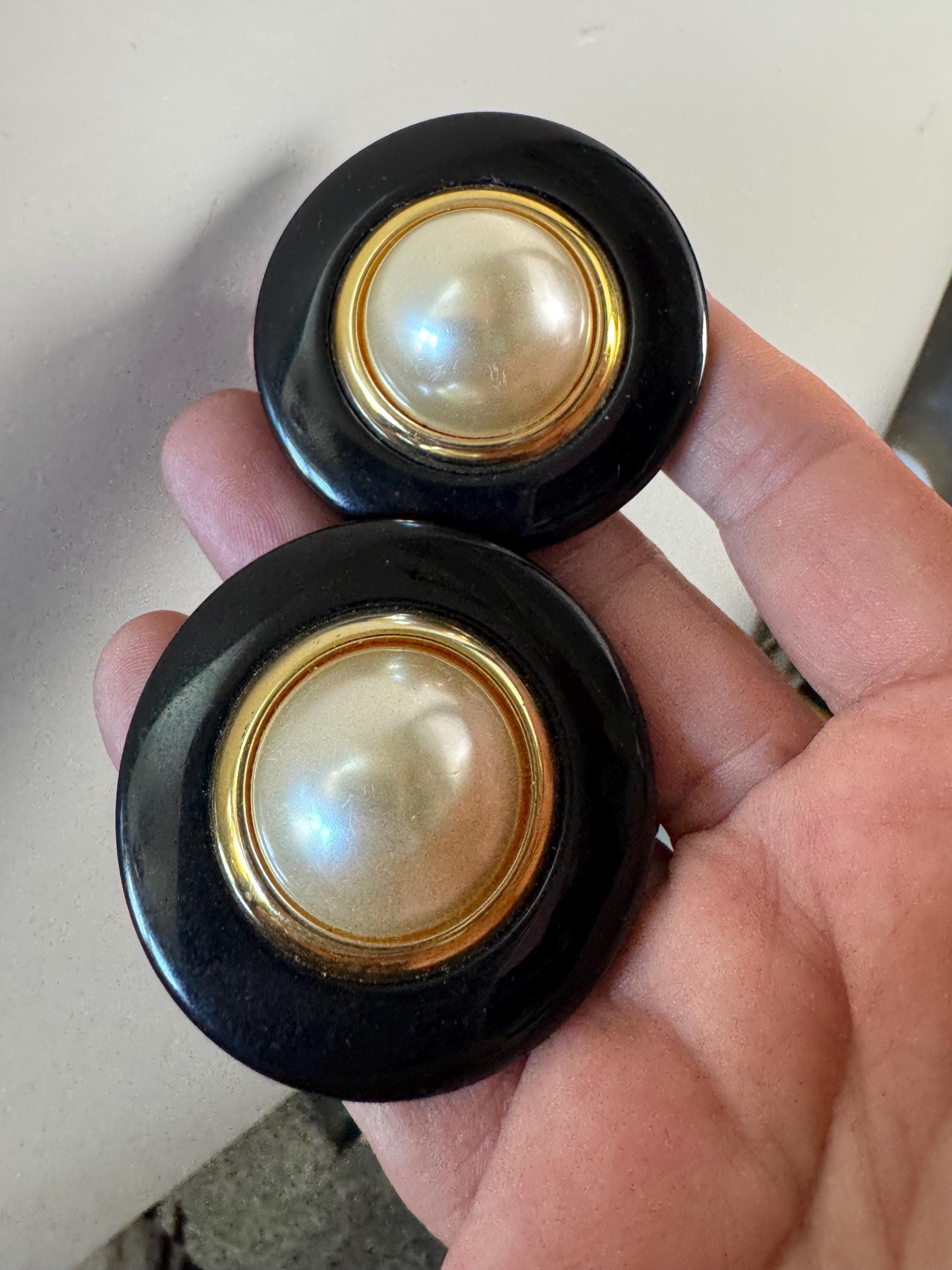 Xl plastic pearl Clip on earrings, black and gold 5.5cm oversized