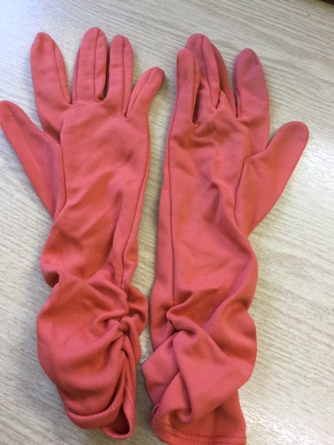 Small Apx Size 6 to 6.5 Terracotta Orange Rust vintage gloves short mid length Vintage