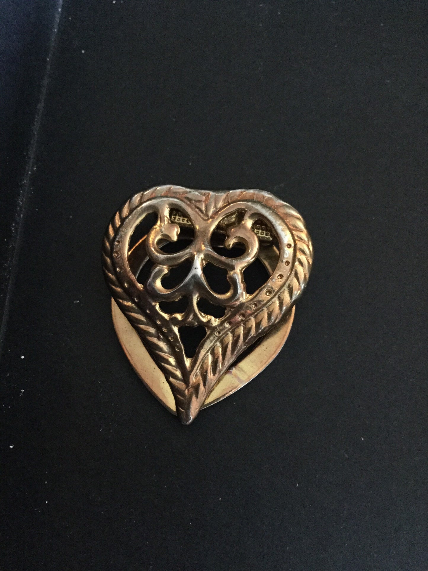Gold Tone heart cut out work Scarf Clip 1970s 1980s