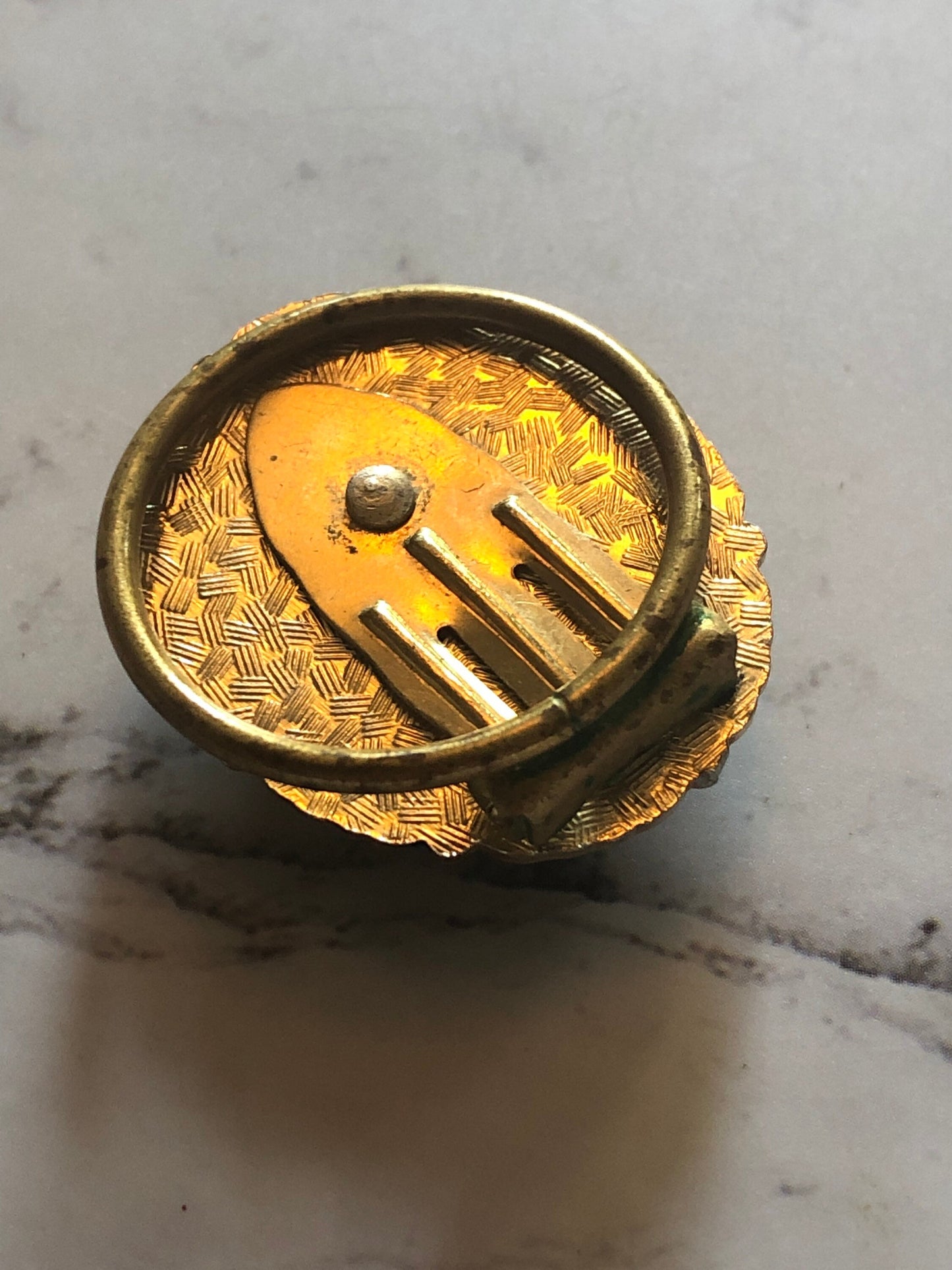 Ornate Faux peking glass ceramic Green gold Tone Scarf Clip
