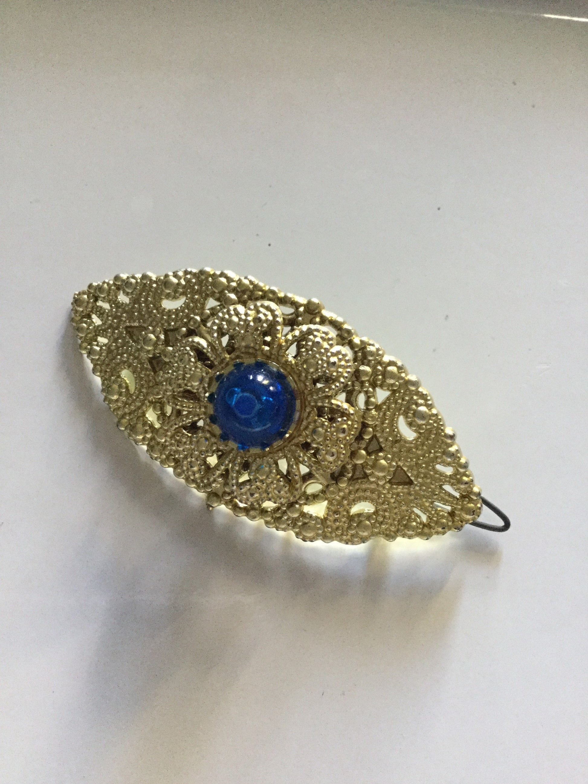 gold tone filigree plastic blue plastic Floral hair clip