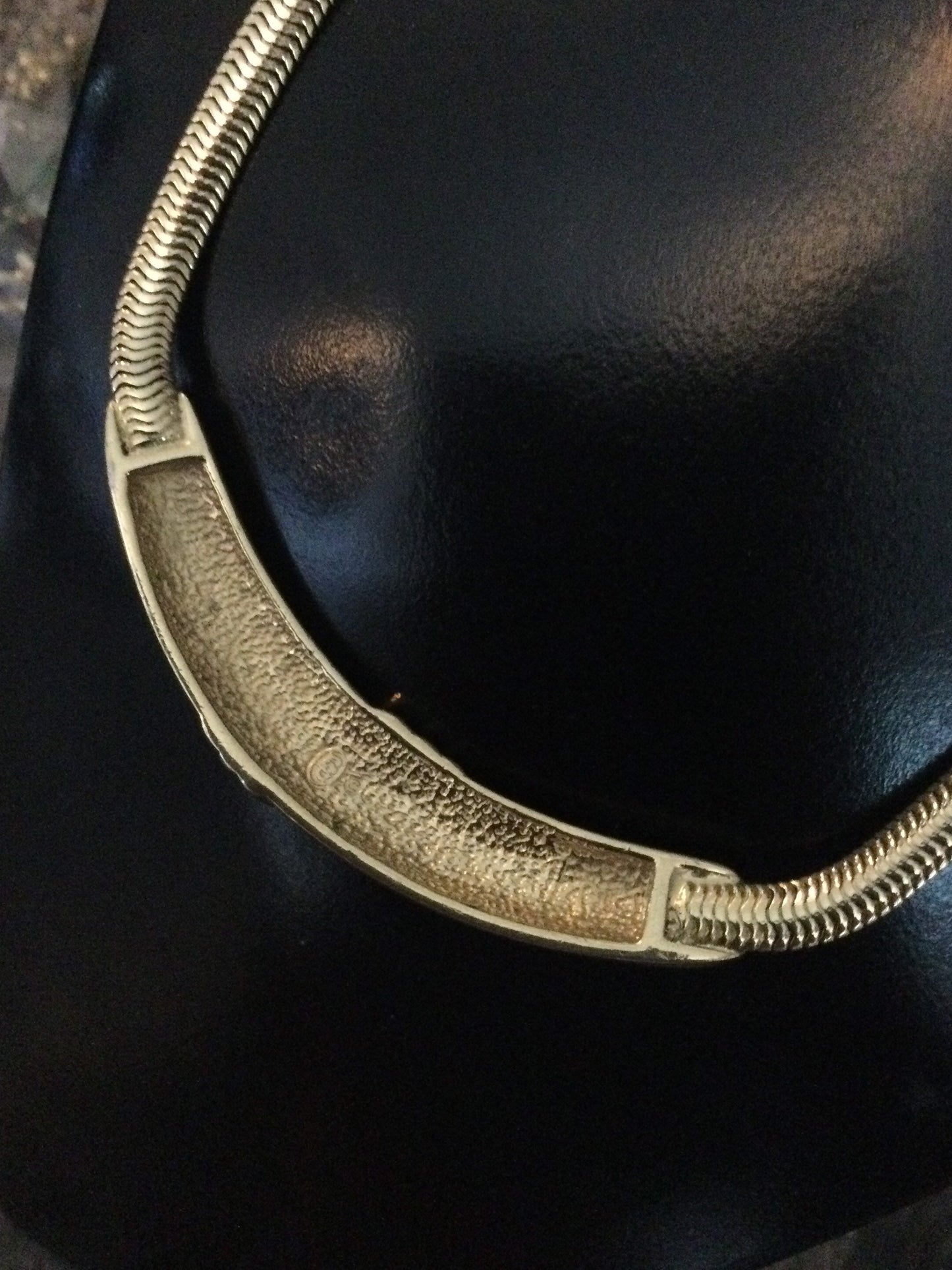 Signed BG Bergdorf Goodman Vintage Retro black enamel Statement Choker gold tone snake chain necklace