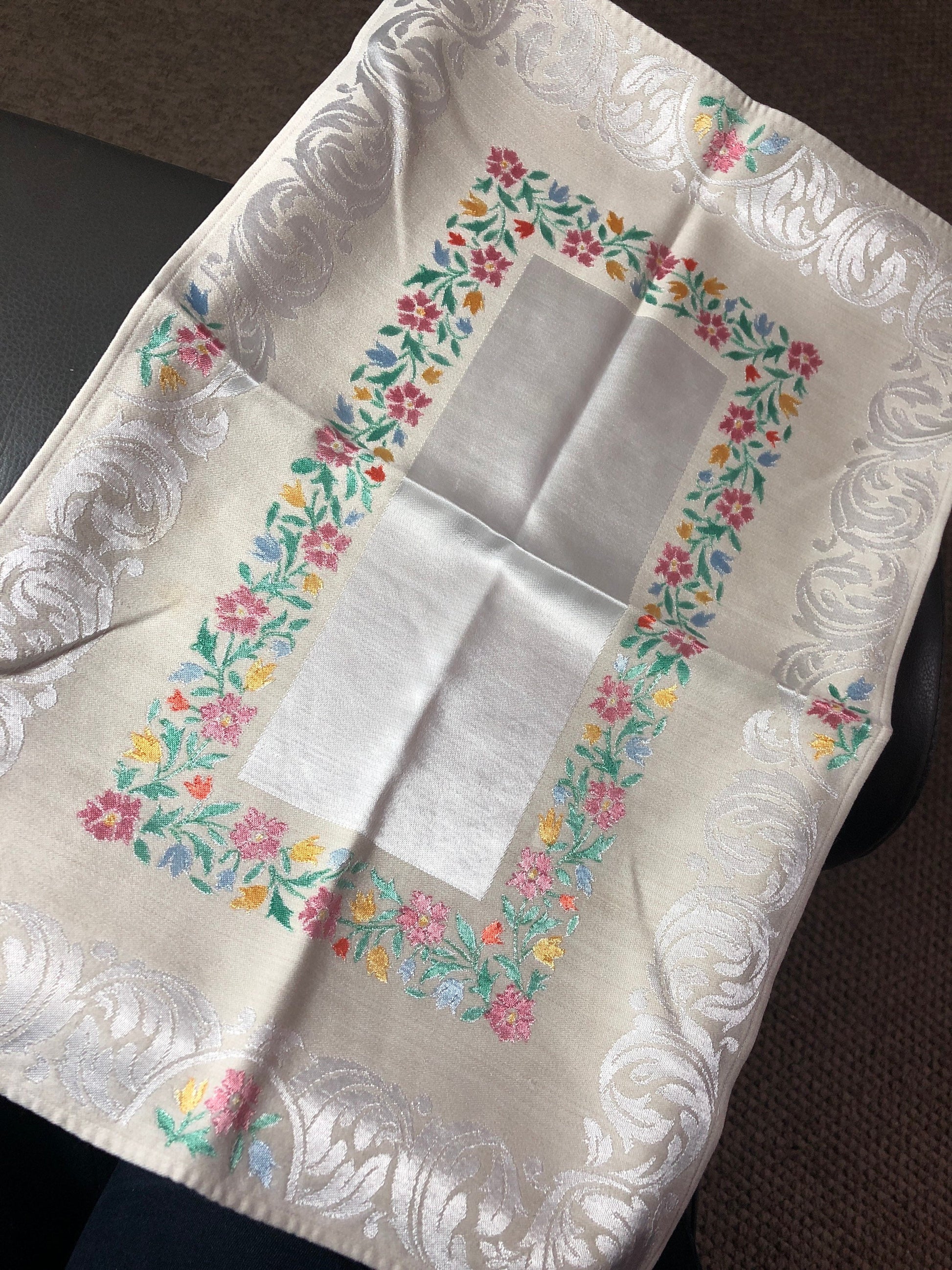 Vintage rectangular tray cloth or dressing table cloth pretty damask white cotton