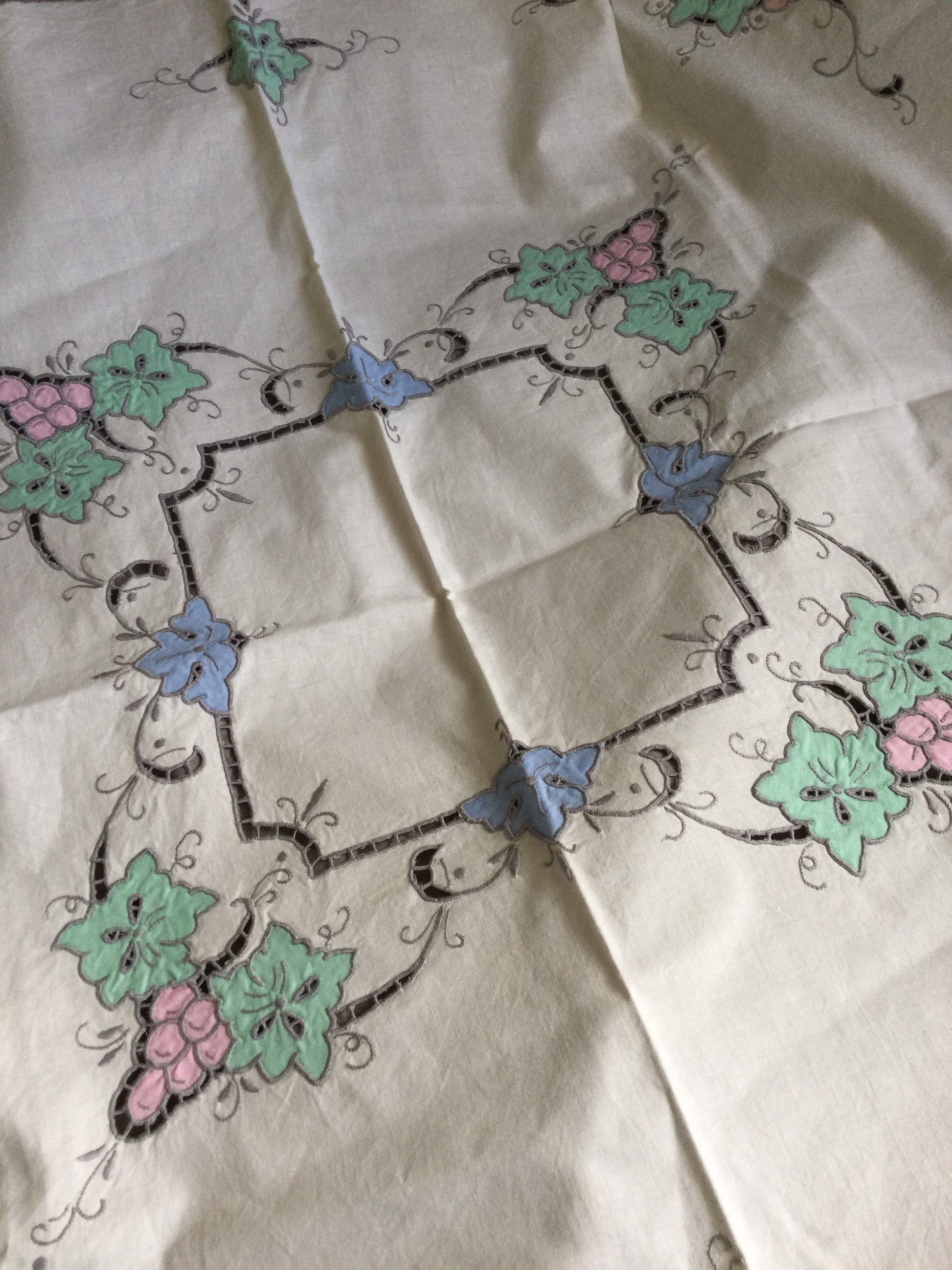 32” square Tablecloth & 4 matching napkins cream cotton embroidered floral