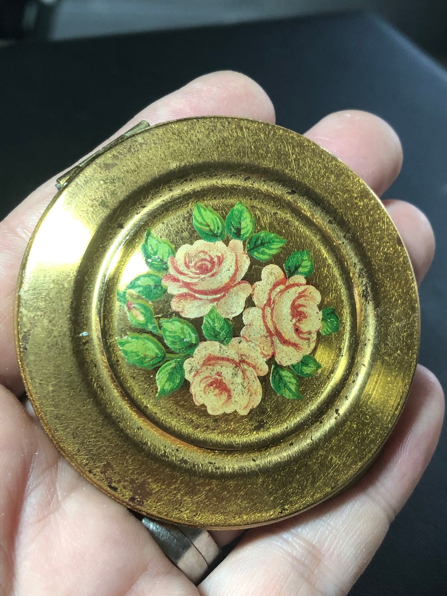 Vintage retro gold tone KIGU pink roses floral painted brass powder compact mirror compact with sifter