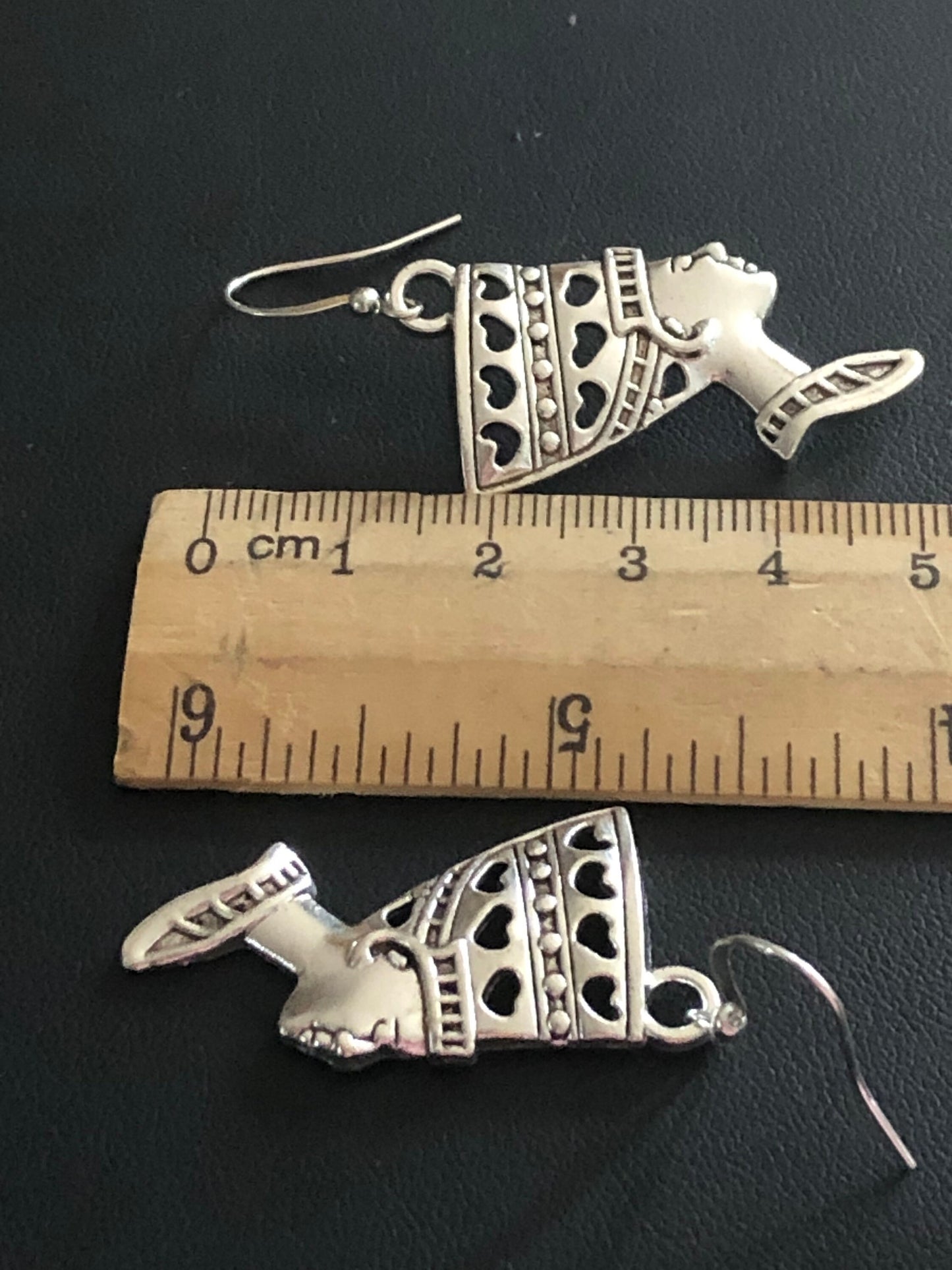 Silver tone Egyptian revival style queen Nefertiti 5cm drop earrings