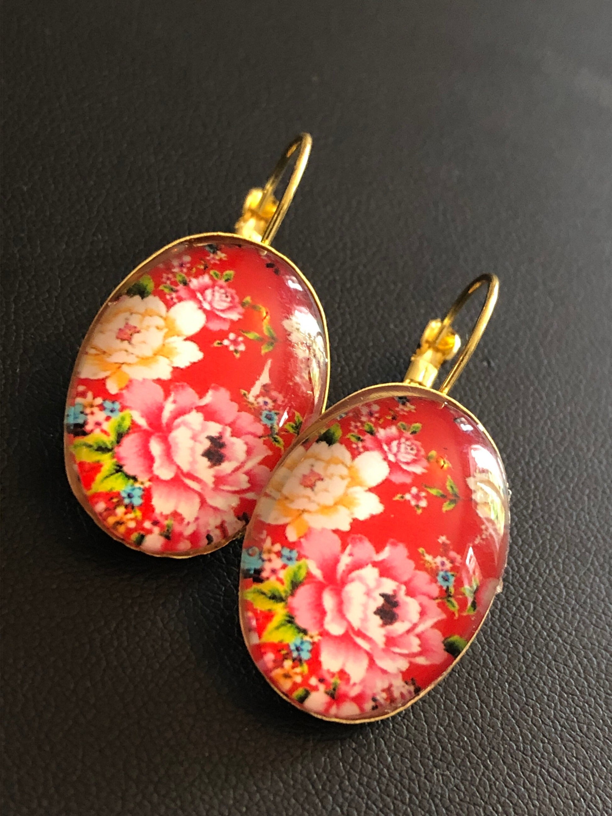Red Pink roses Spring garden flowers oval glass cabochon floral earrings gold tone