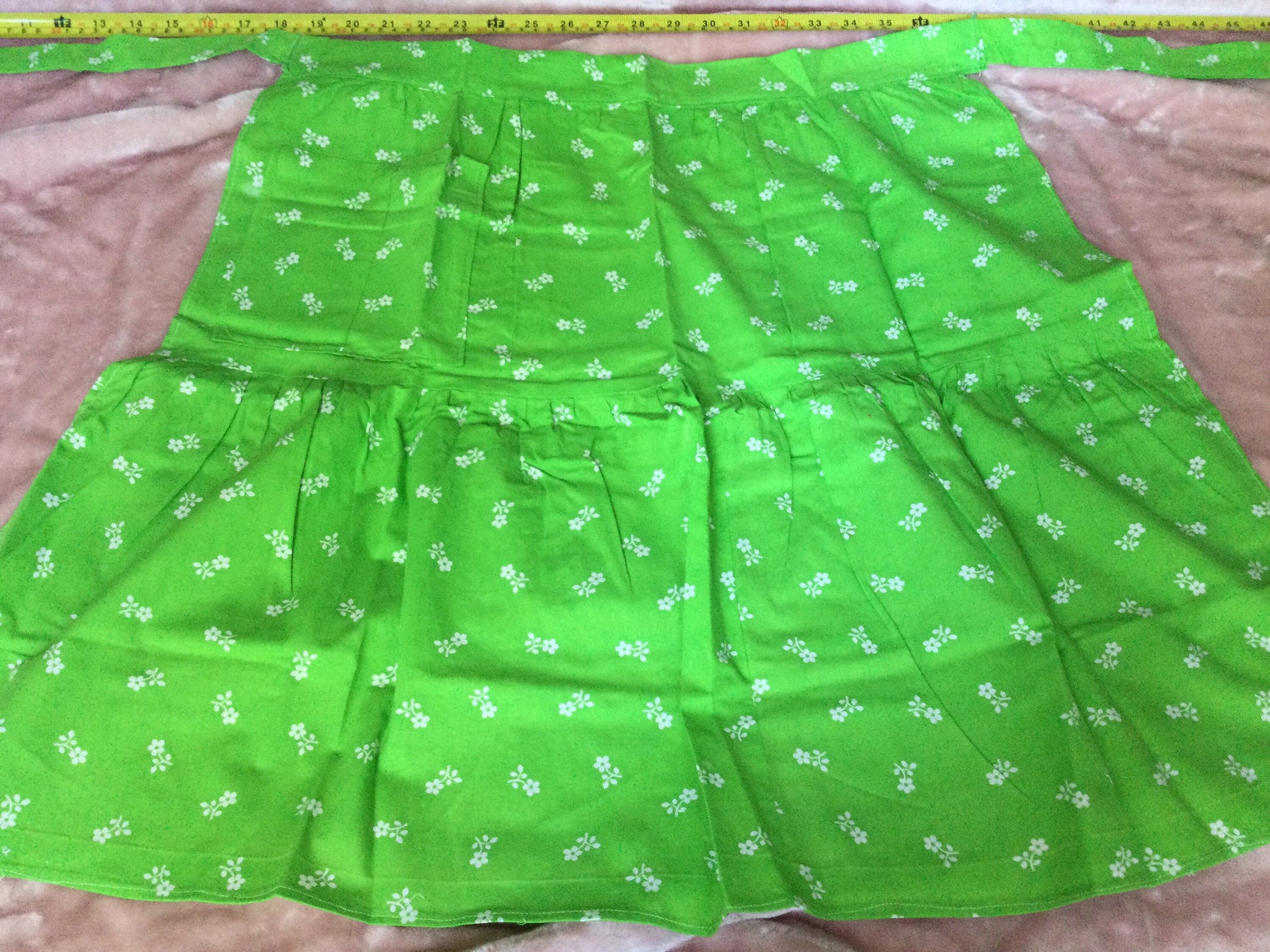 Vintage cotton half pinny apron green floral abstract design