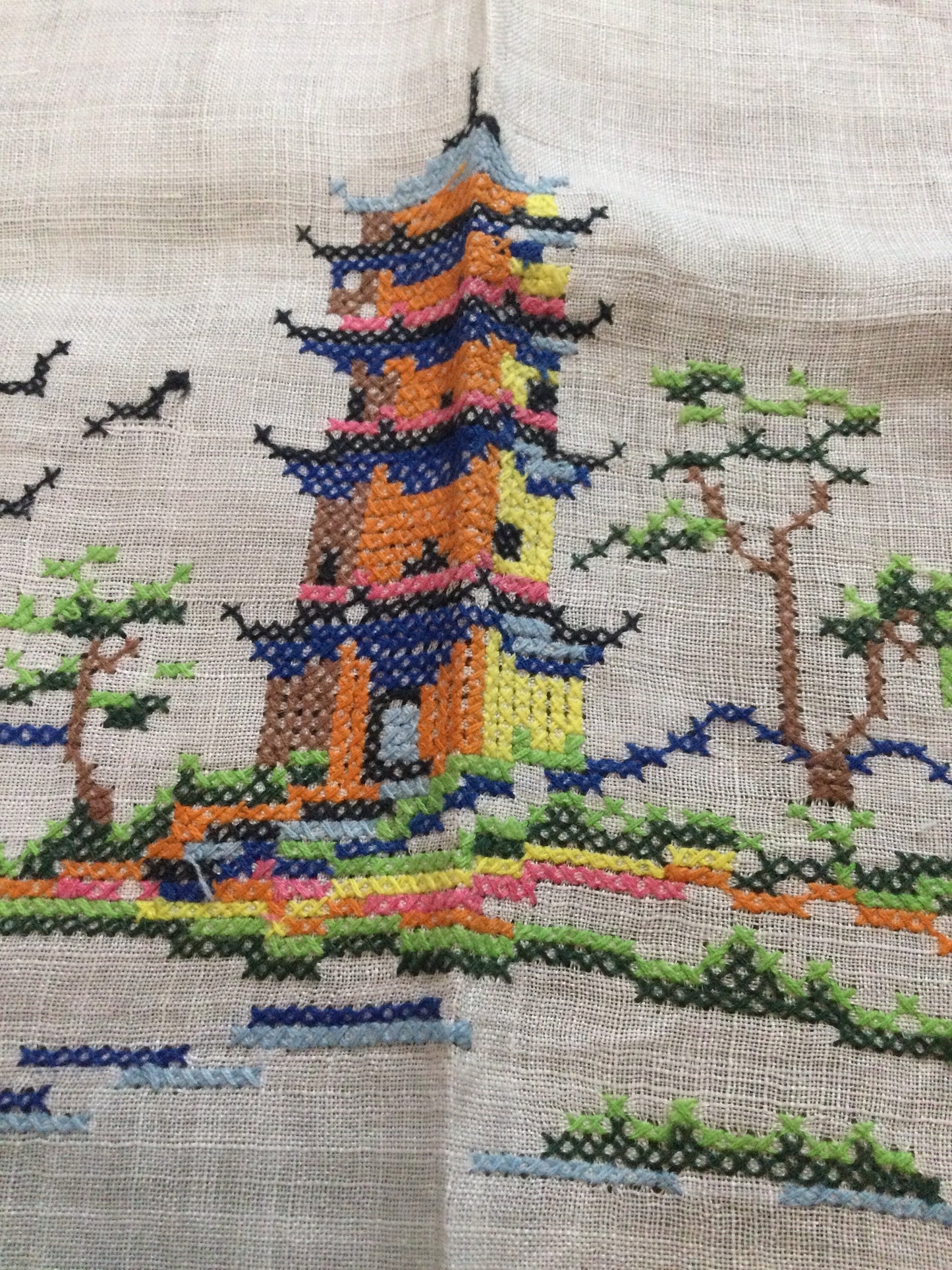 XL 45 x 45” square Chinese cross stitch pagoda embroidered white green cotton linen large tablecloth