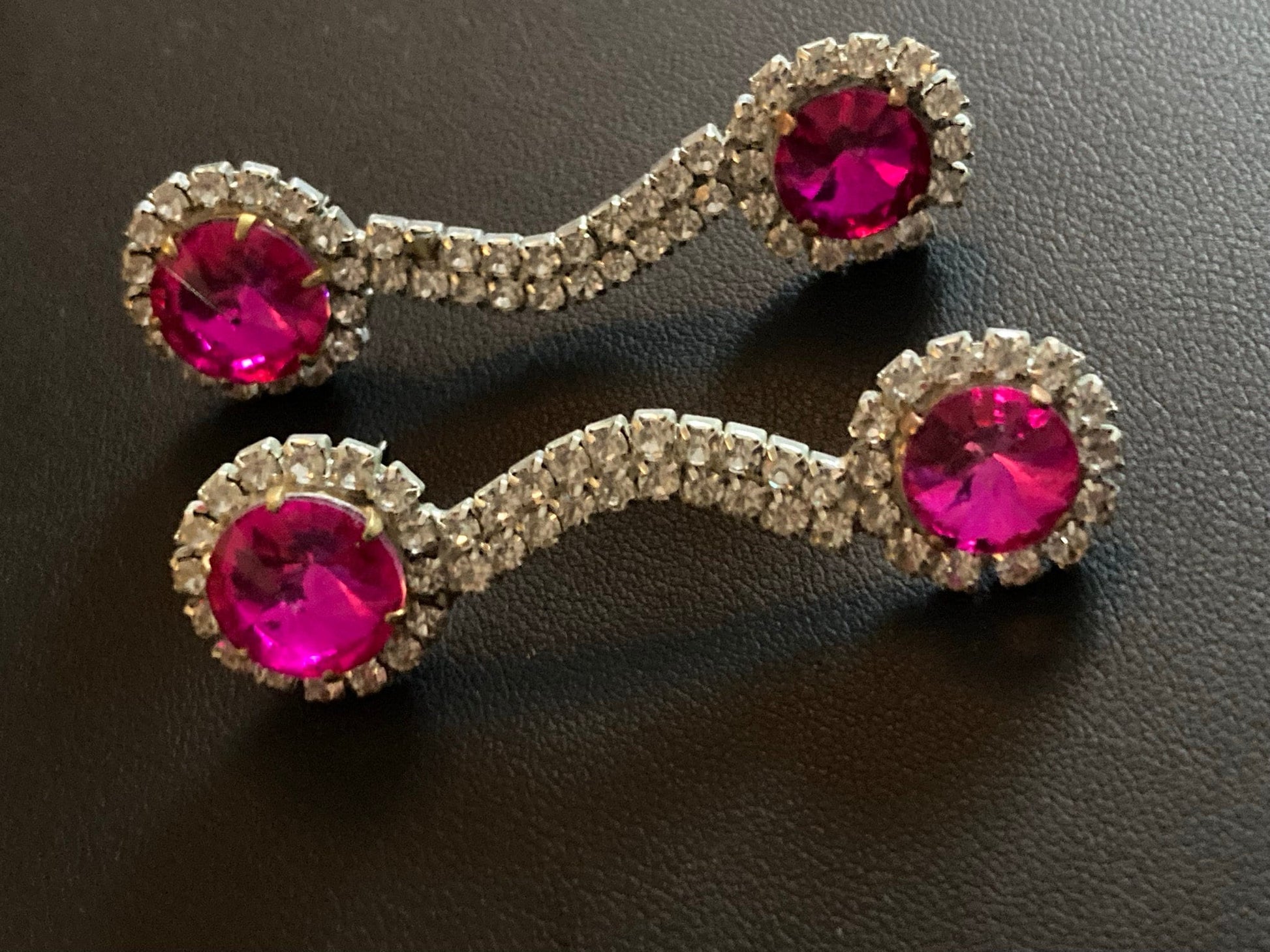 Vintage Czech Rhinestone Long bright pink Diamante drop pierced Earrings