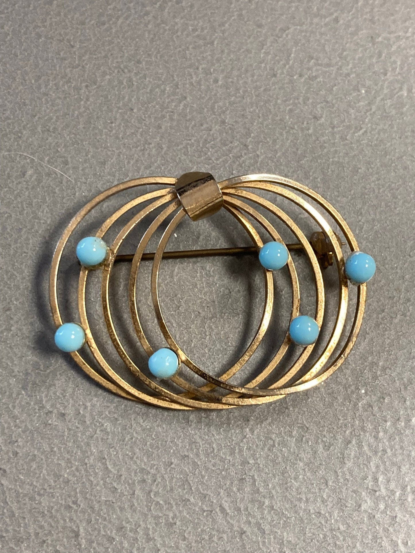 vintage mid century gold tone turquoise beaded abstract swirl brooch 4.5cm