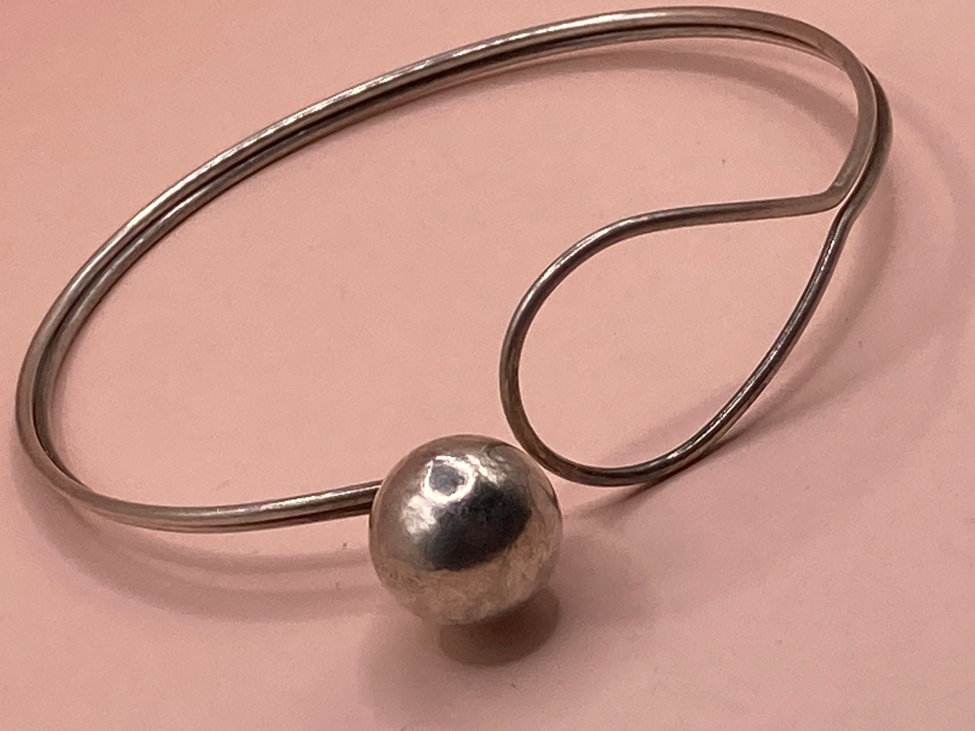 Brutalist stainless steel or white metal silver interlocking ball bangle bracelet 1970s