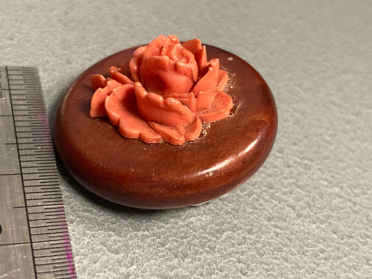 Reserved for holly 03.2 Early Plastic Celluloid Art Deco brown orange resin floral rose brooch