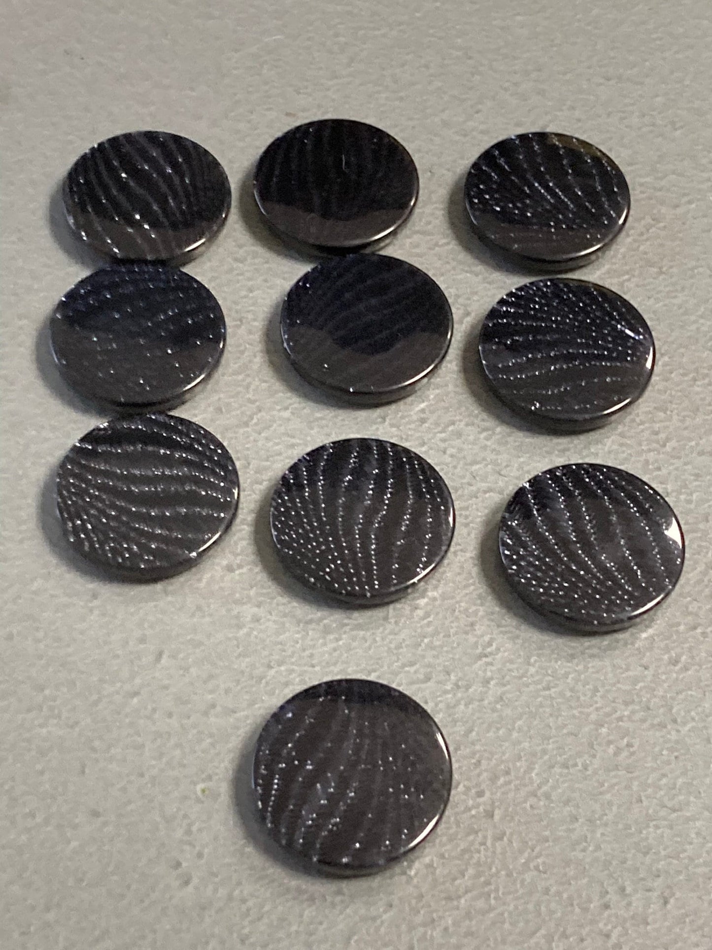 Set of 10 x 22mm plastic BLACK textured buttons silver glittery