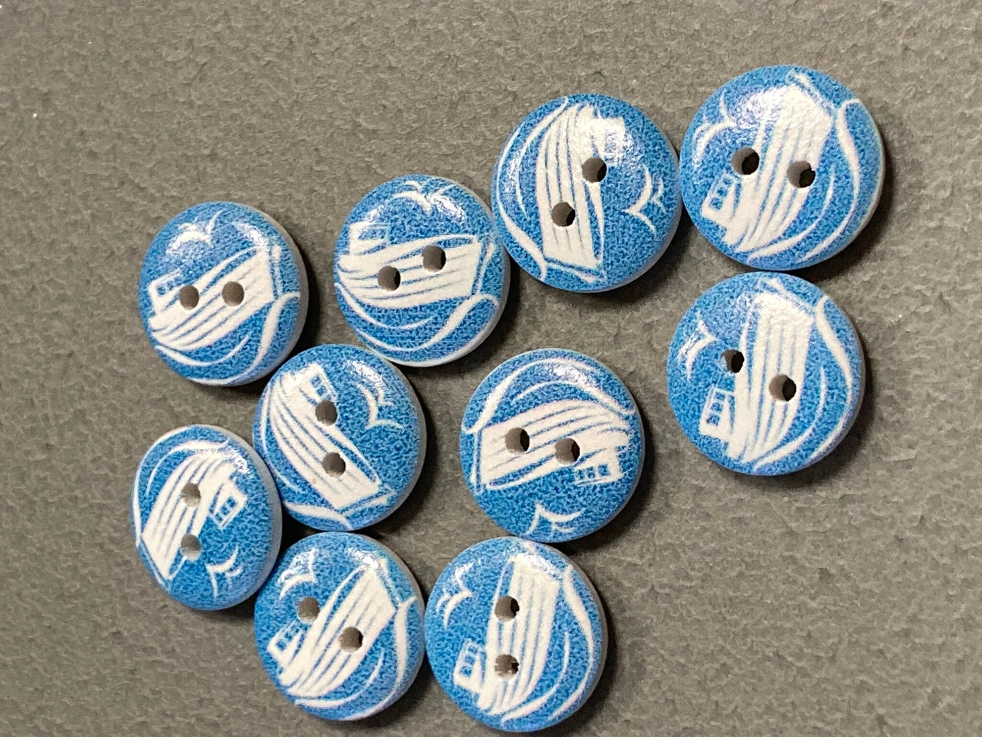 big boat ship 10 buttons x 16mm round plastic Blue & White nautical buttons (all one design)
