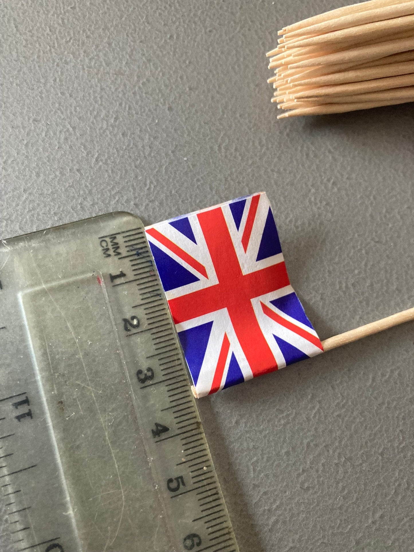 pack of 50 x Vintage Retro Miniature Union Jack Flag Cocktail Sticks picks kings coronation