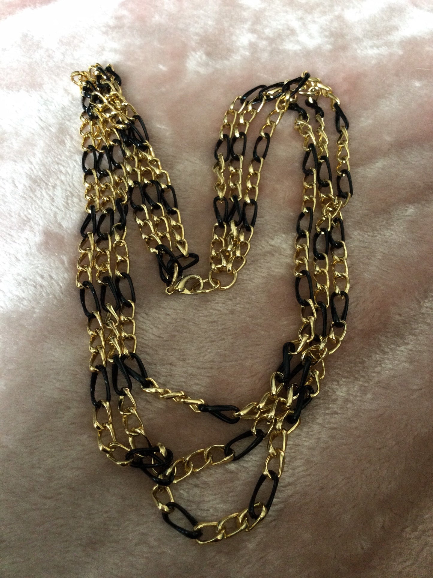 Vintage lightweight gold tone and black 3 strand necklace chain bib necklace