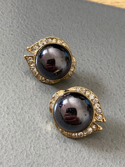 Vintage diamanté grey pearl haematite enamel clip on earrings stud gold tone