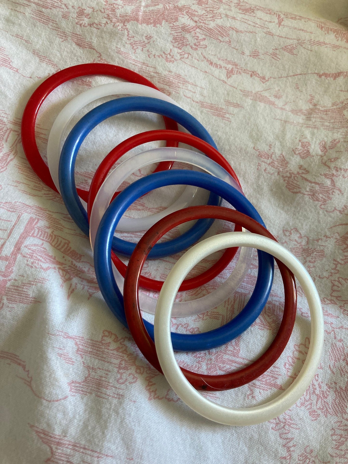 RED WHITE BLUE stack of vintage retro plastic bangles