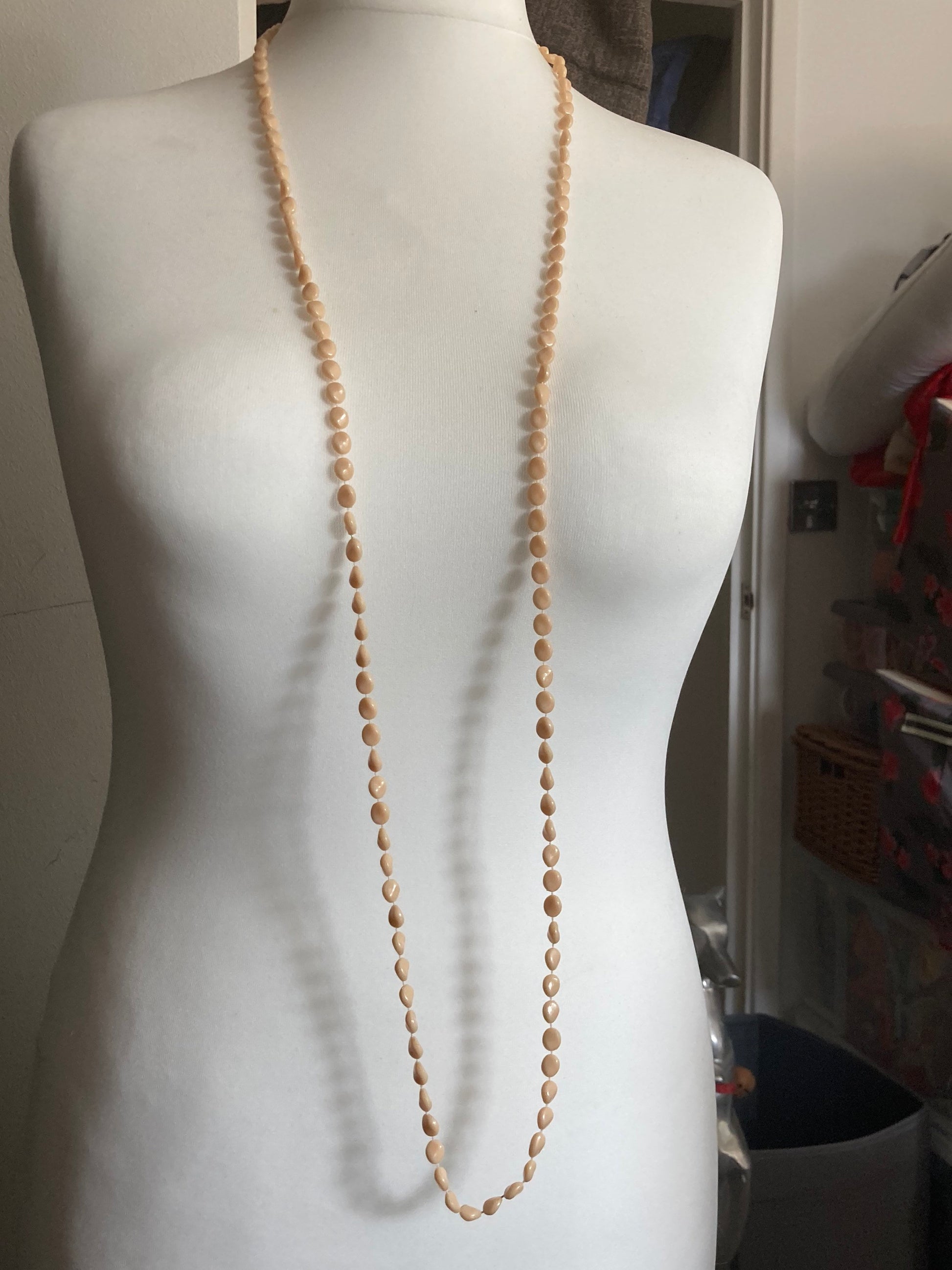 Vintage retro beige neutral flapper length fixed bead plastic beaded necklace 136cm long