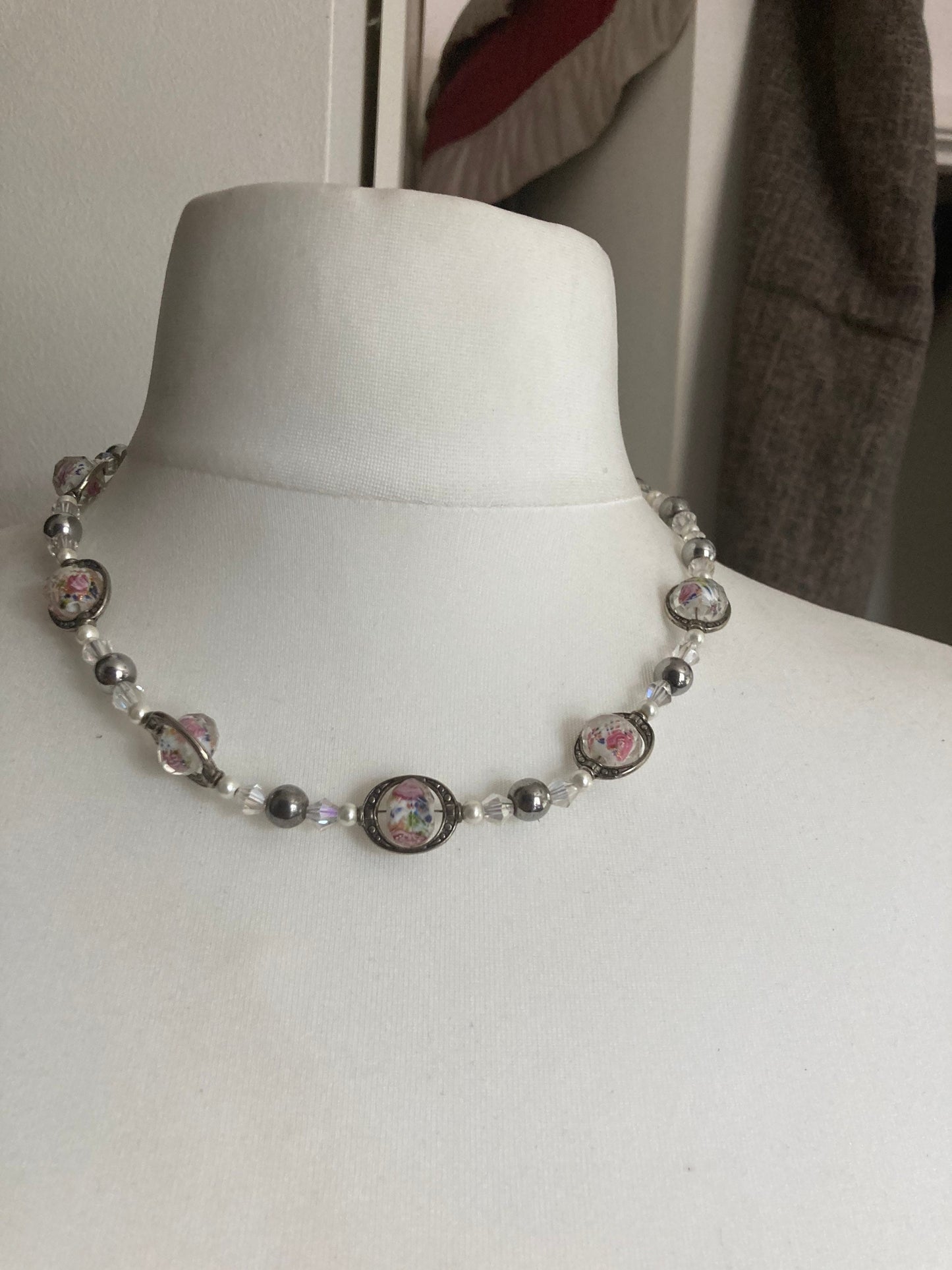 Stunning vintage retro faceted glass single strand beaded clear crystal glass and hematite necklace 51cm