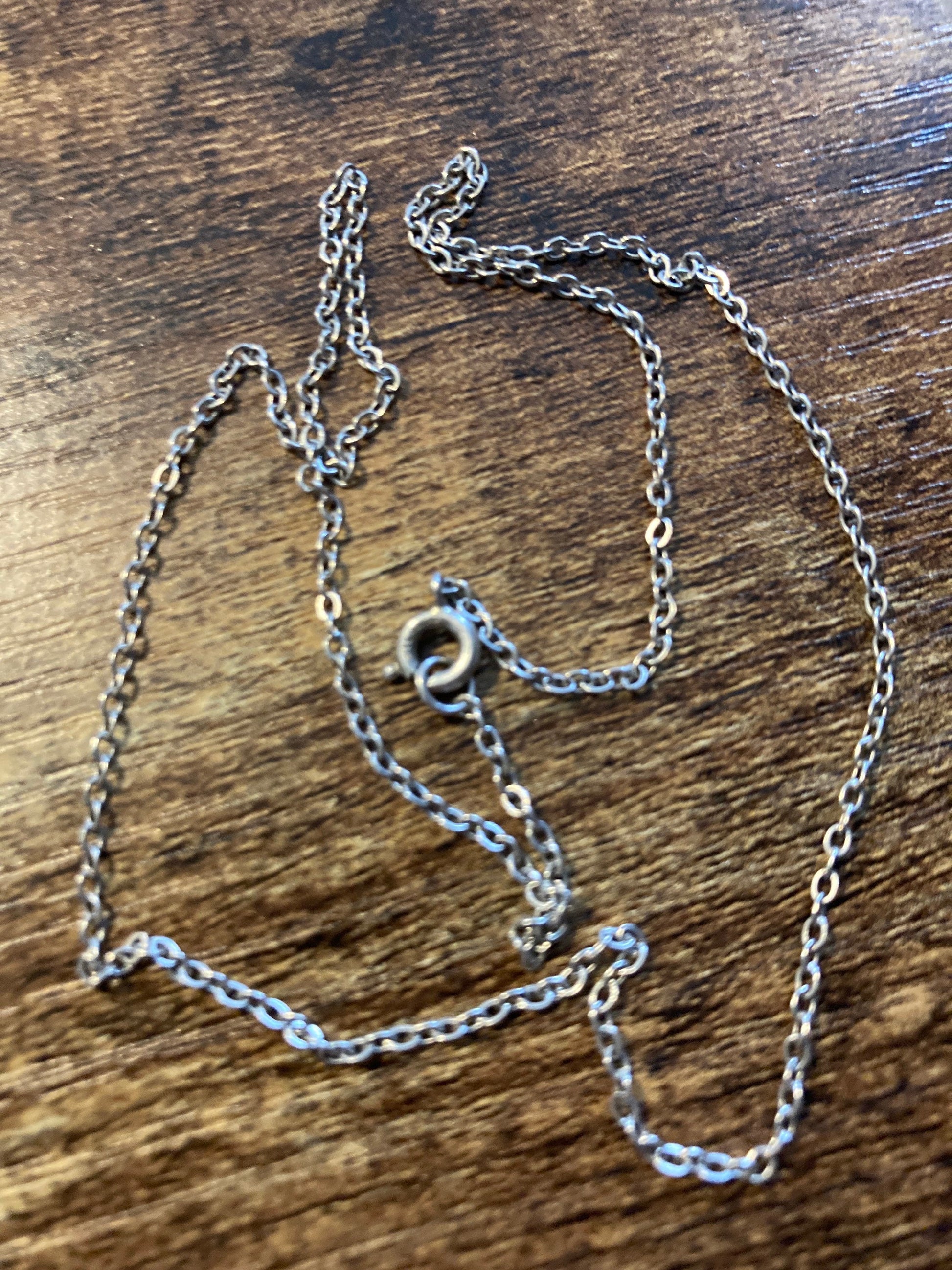 Plain simple 925 Sterling silver chain necklace 1.6 gm 40cm