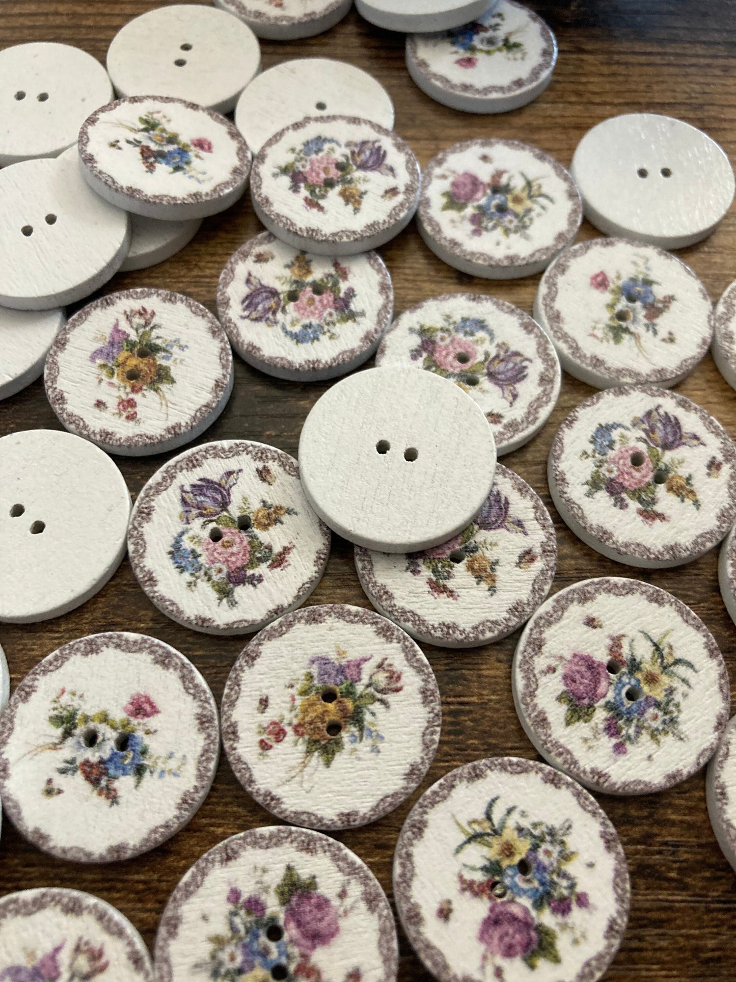 Set of 50 x 20mm round beige uk pretty vintage floral pink roses wooden buttons