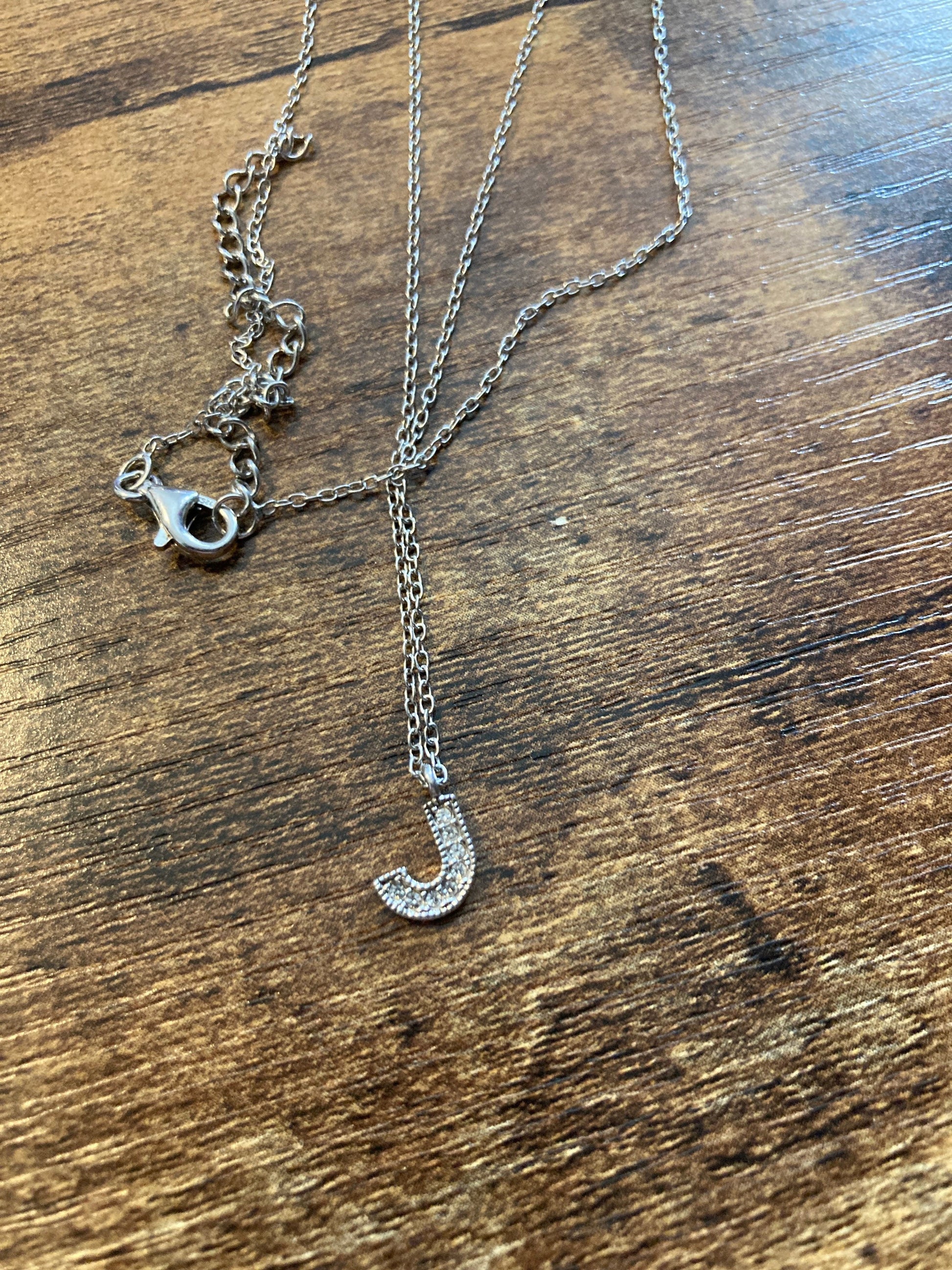 retro 925 Sterling silver modernist initial J diamanté pendant on a 48cm silver chain necklace