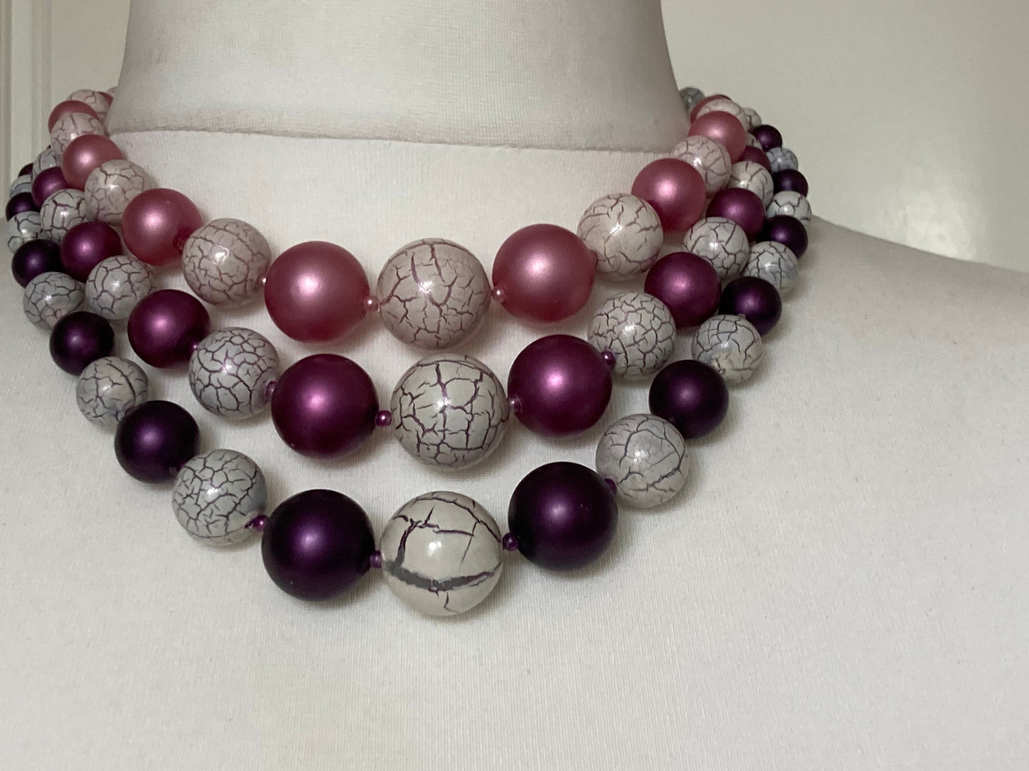 HONG KONG Vintage 1960s multi strand pink purple crackle plastic pearl beaded waterfall necklace