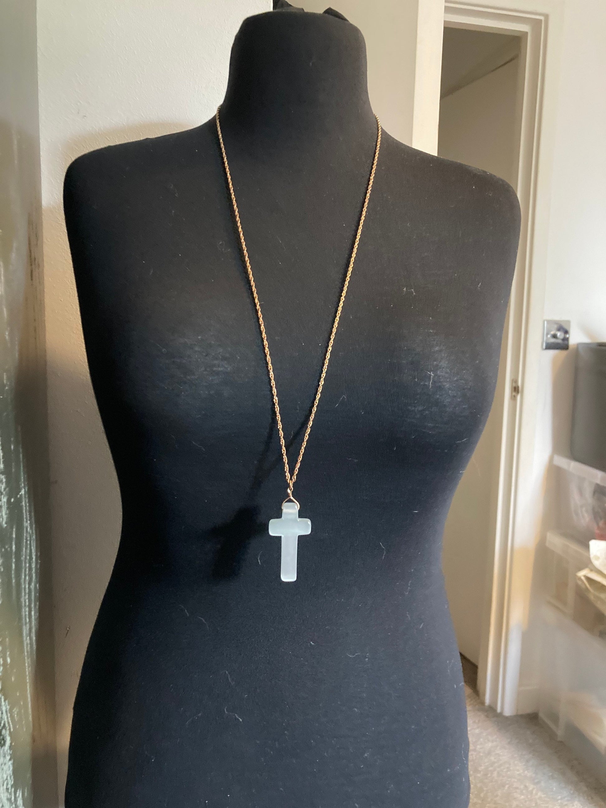Retro glass or opaque white gemstone religious 6cm chunky cross pendant necklace 88cm gold tone chain