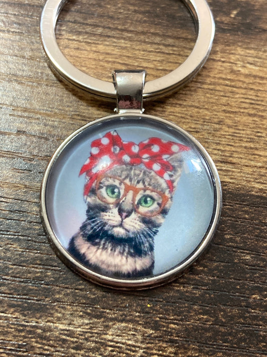 Vintage cat keyring silver tone key ring with 25mm glass cabochon detail