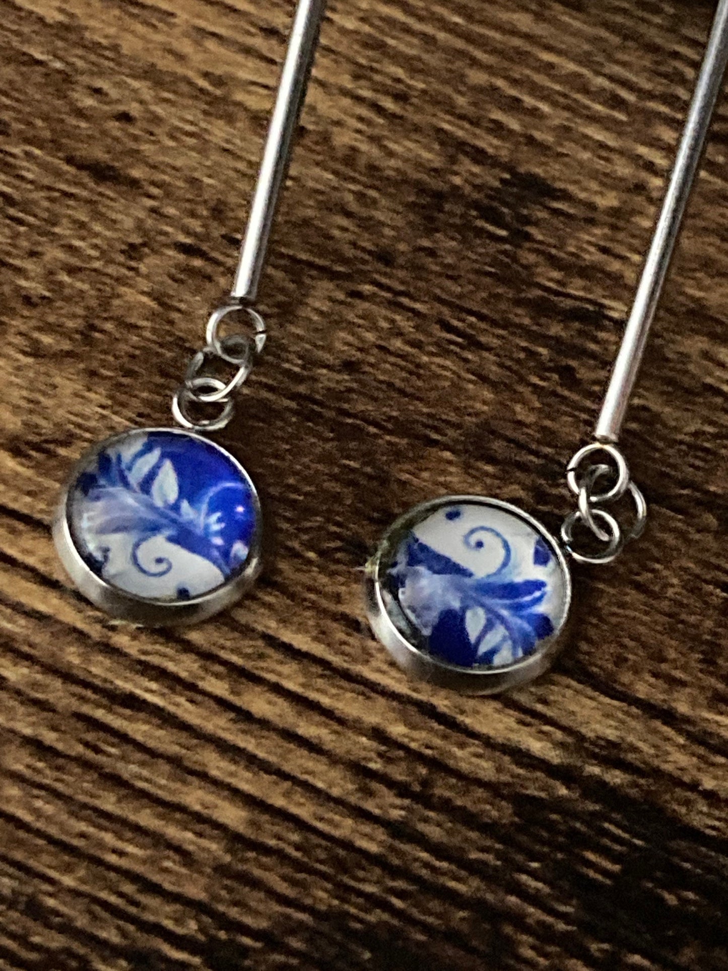 oriental blue white Amari style dangly drop earrings pierced ears