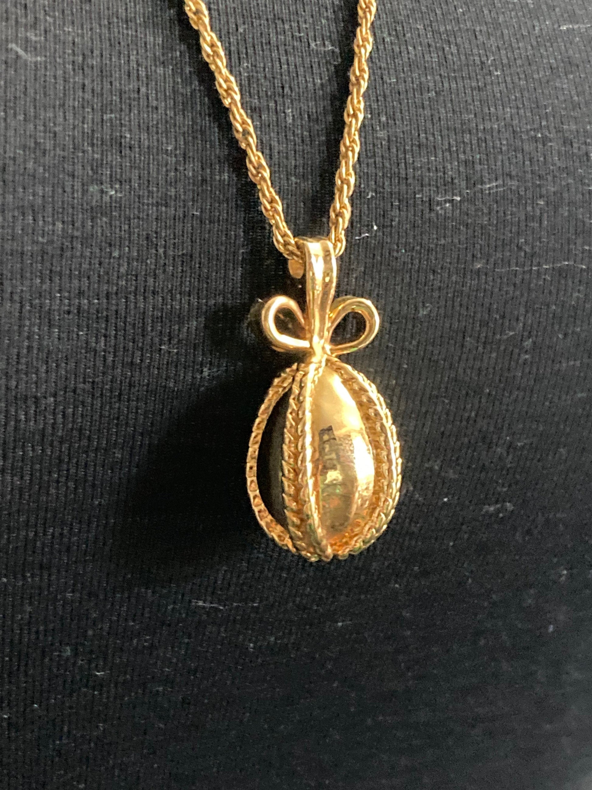 Joan Rivers Gold played Faberge inspired bow egg pendant necklace on 75cm rope chain