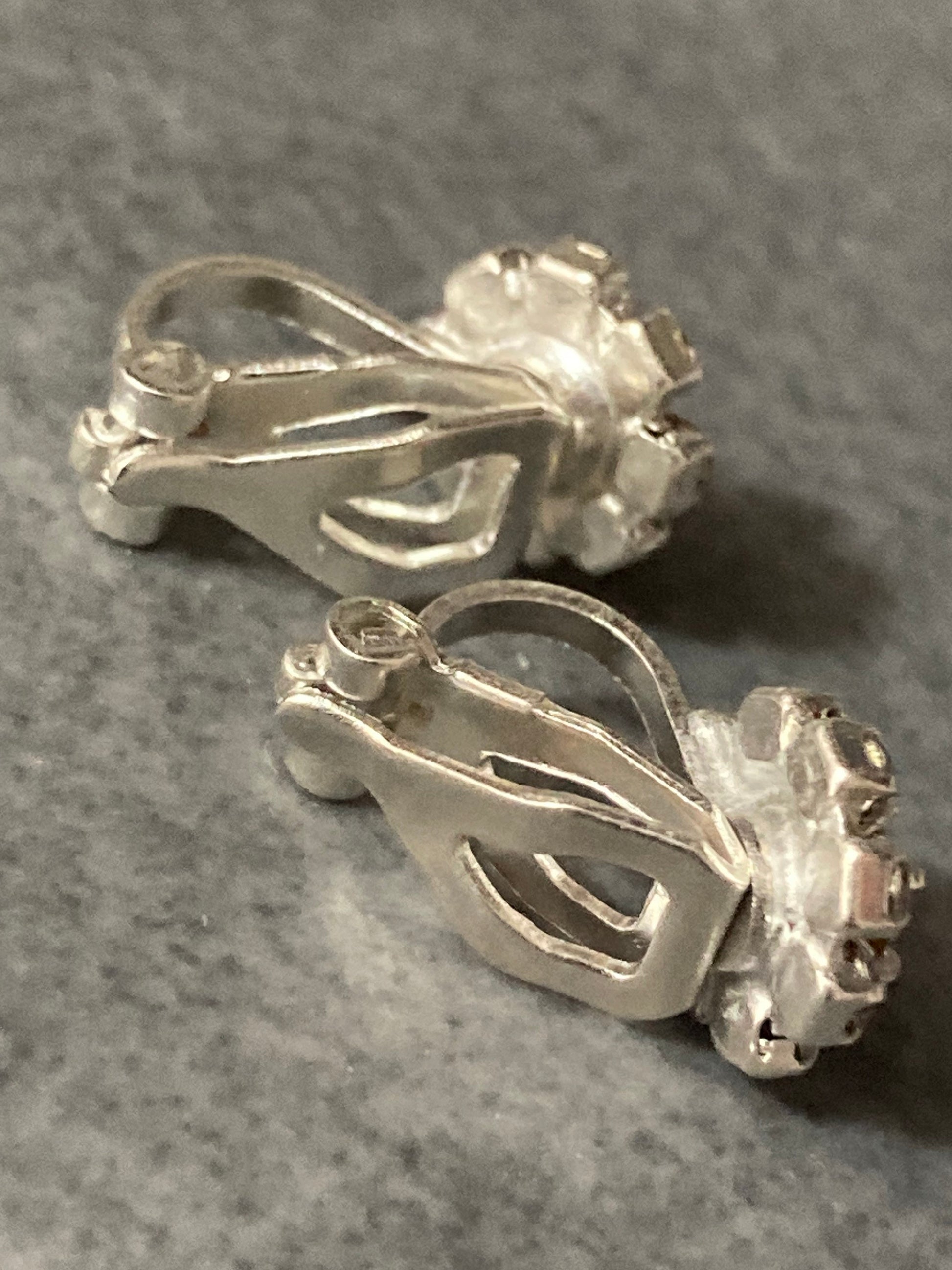 Small Retro clear cluster Diamanté Diamond Paste Rhinestone Clip On stud Earrings