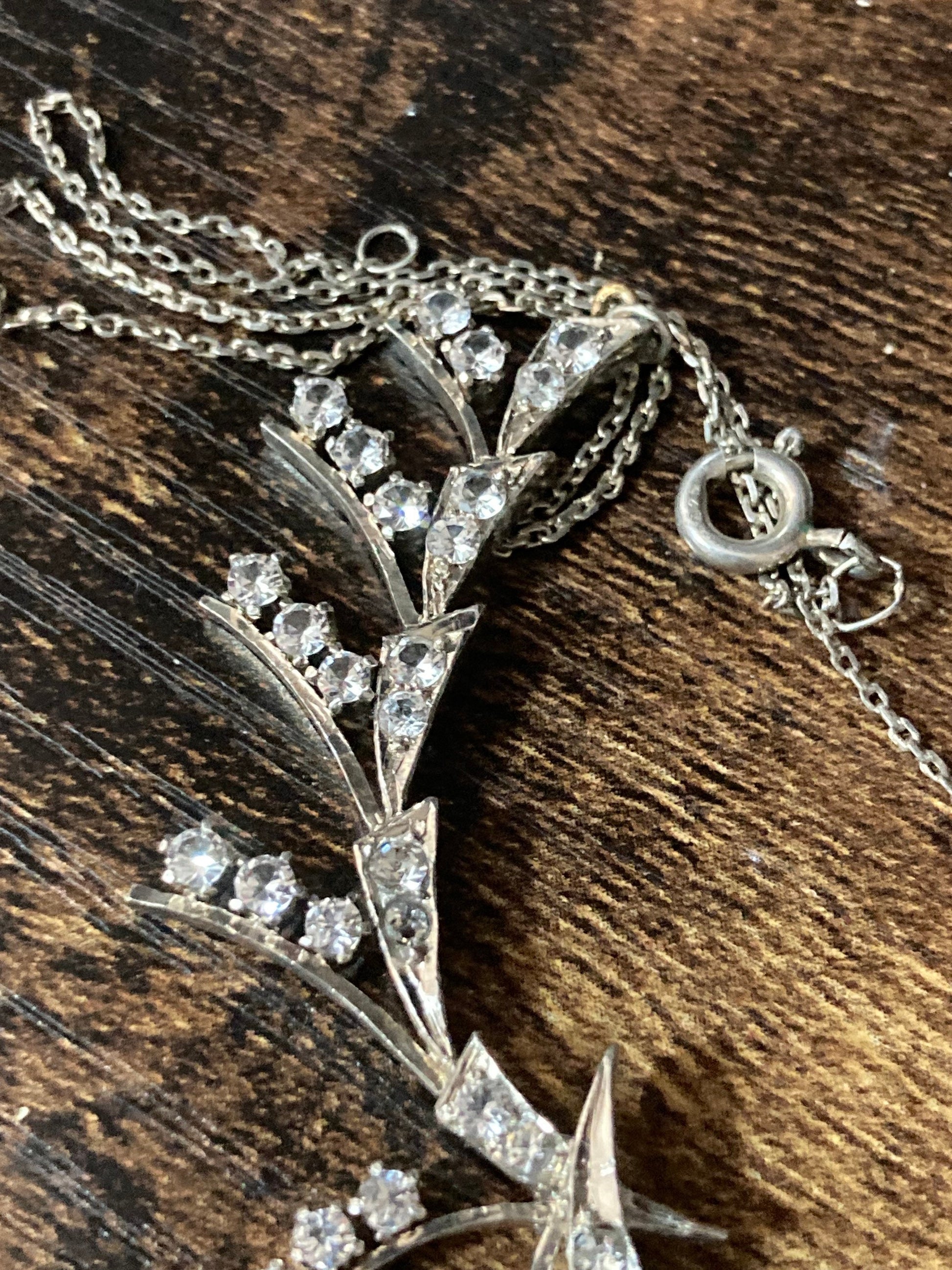 Petite 36cm 925 Sterling Silver modernist diamanté floral necklace 9.7 grams