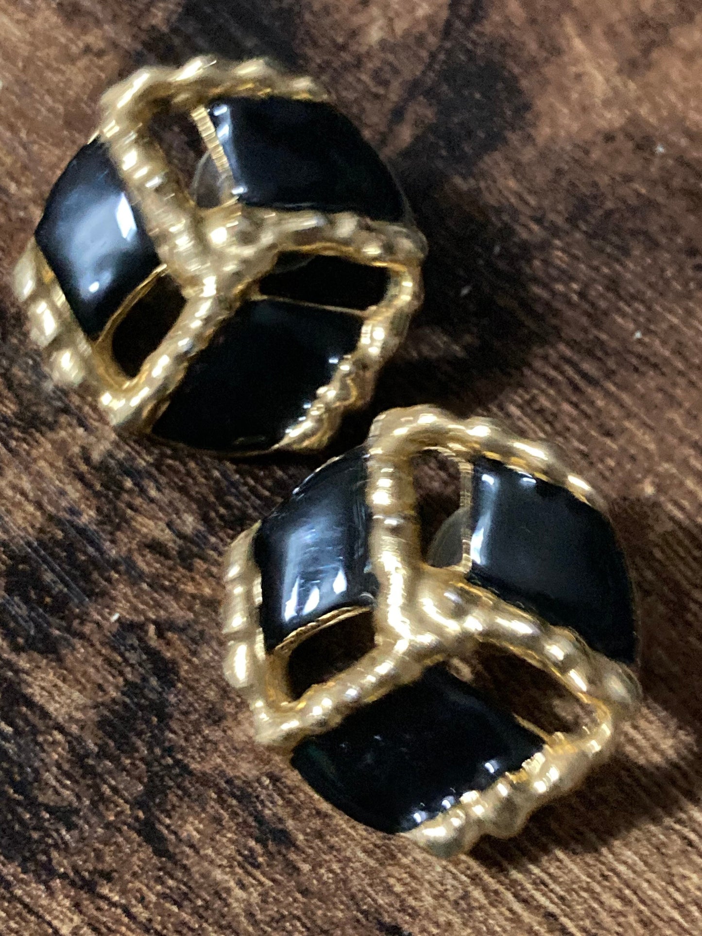 Vintage 1980s Gold tone Black enamel cube pair stud earrings pierced