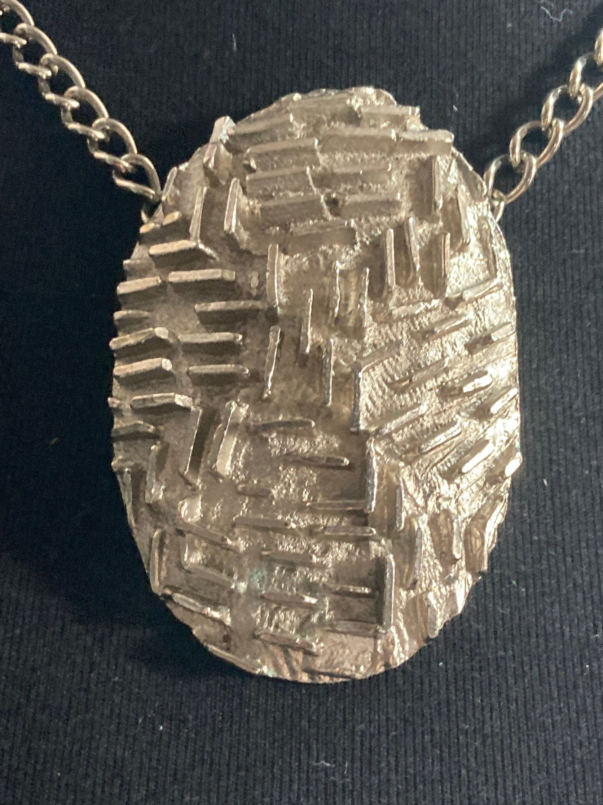 Vintage Modernist brutalist oval textured pendant drop or choker necklace