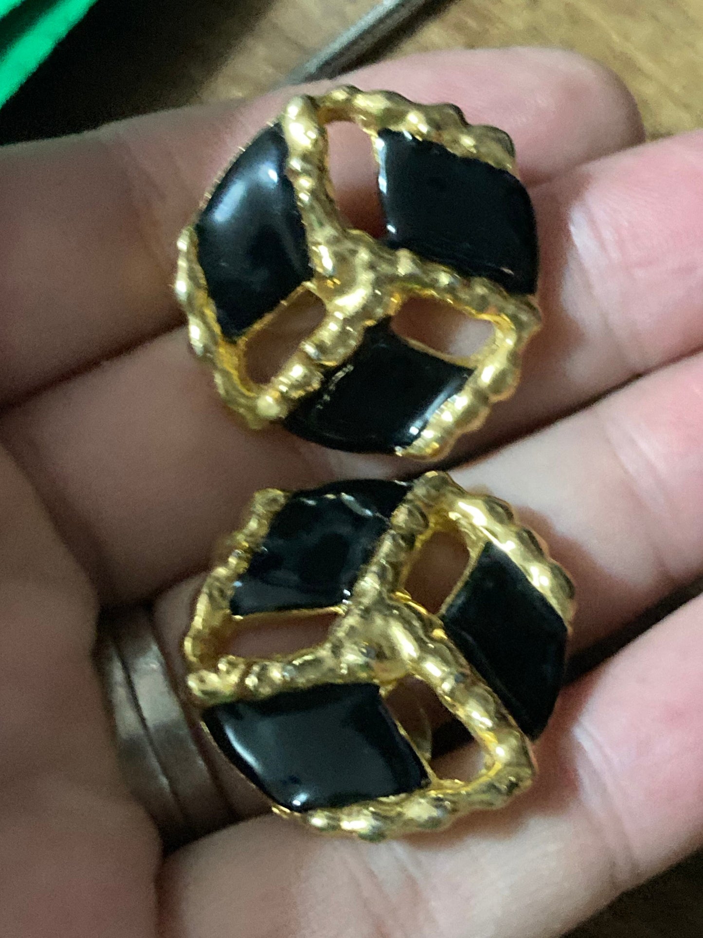 Vintage 1980s Gold tone Black enamel cube pair stud earrings pierced