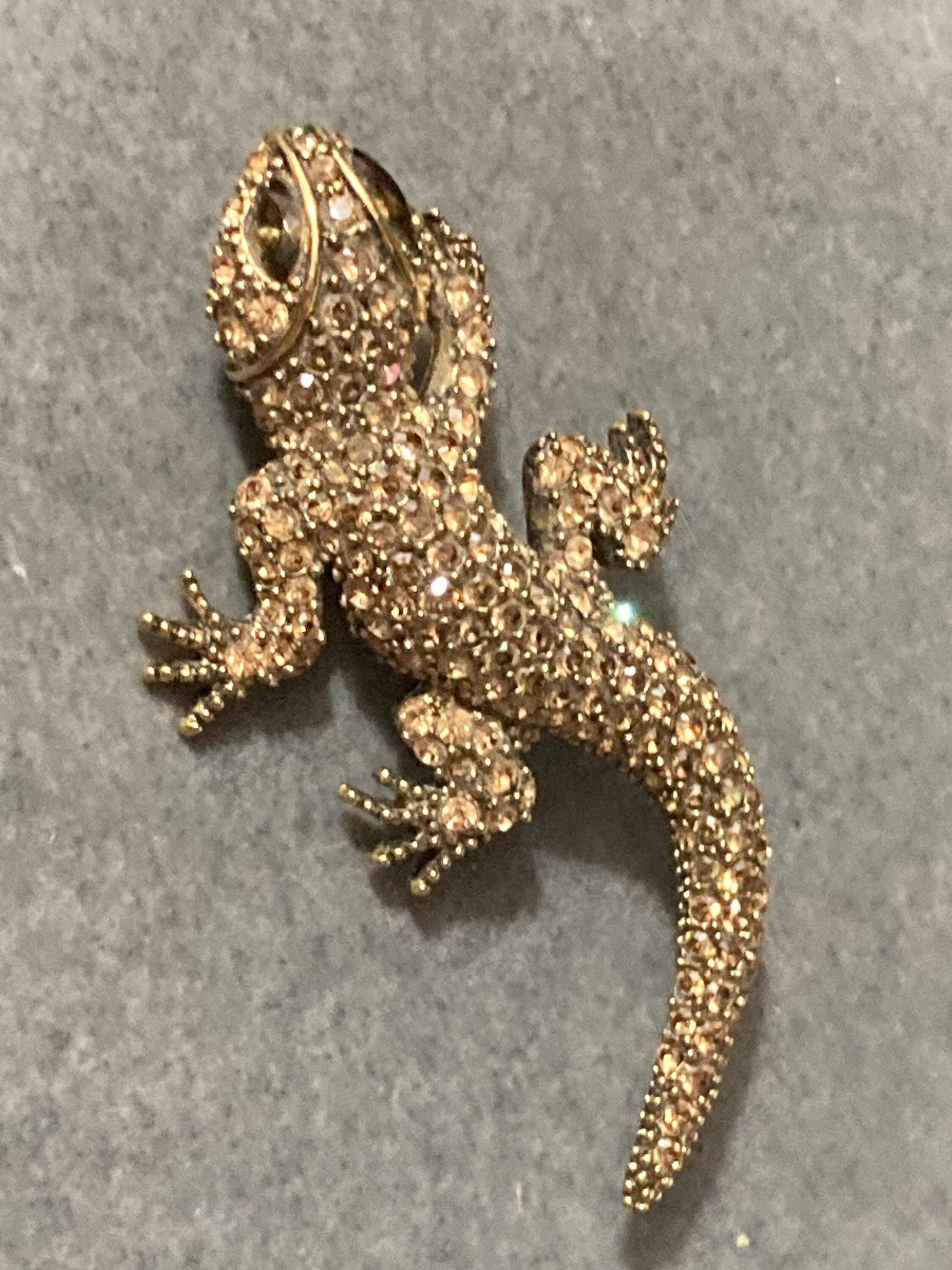 7cm long Retro Gold Tone paste diamanté Lizard Brooch